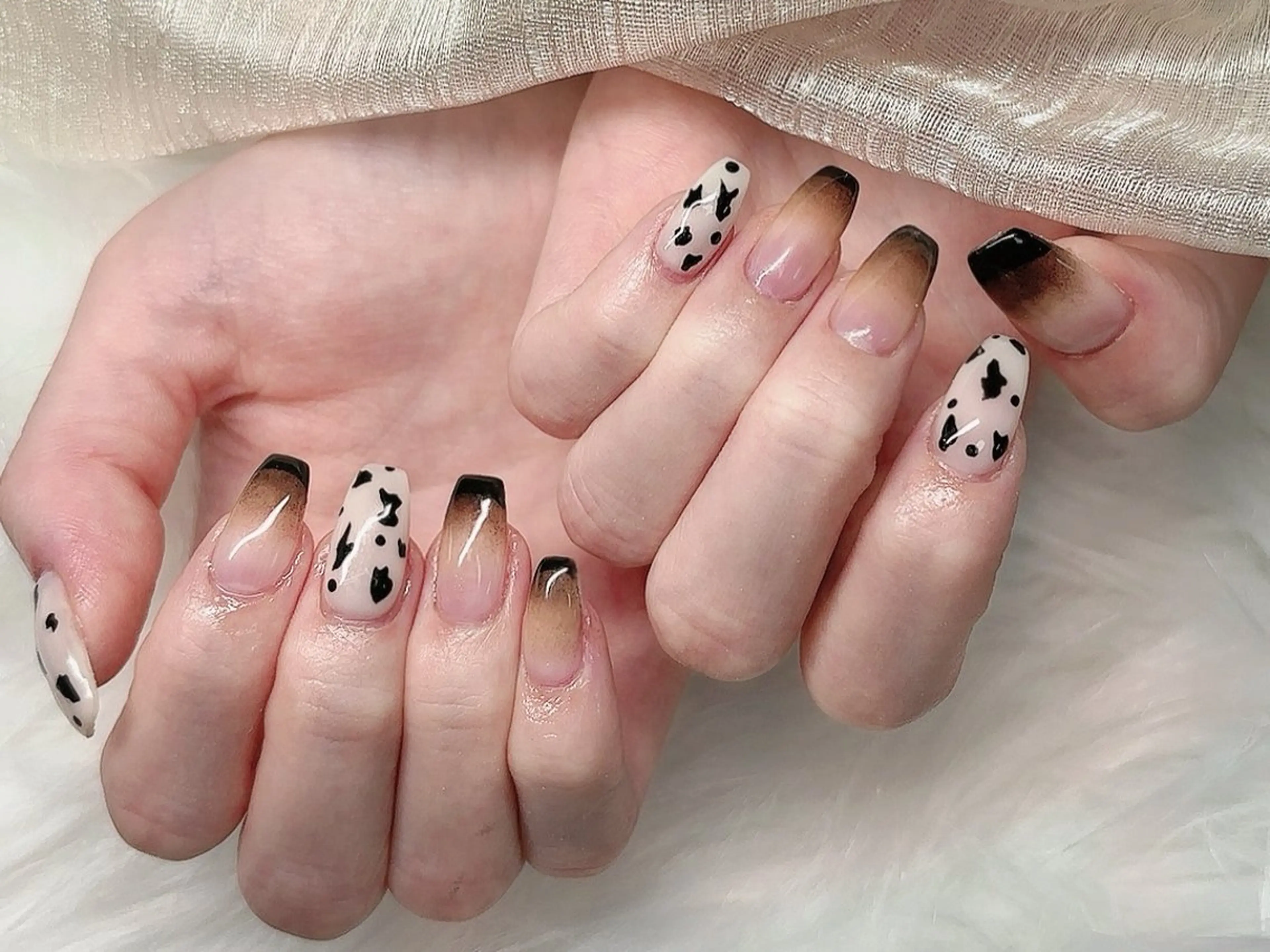 ネイル オーロラネイル 長さ出し フラッシュネイル フレンチネイル ジェルネイル ETERNA Nail 銀座店【パラジェル/フィルイン/チップ長さだし/マグネット/ニュアンス】所属・ア カリのネイルデザイン