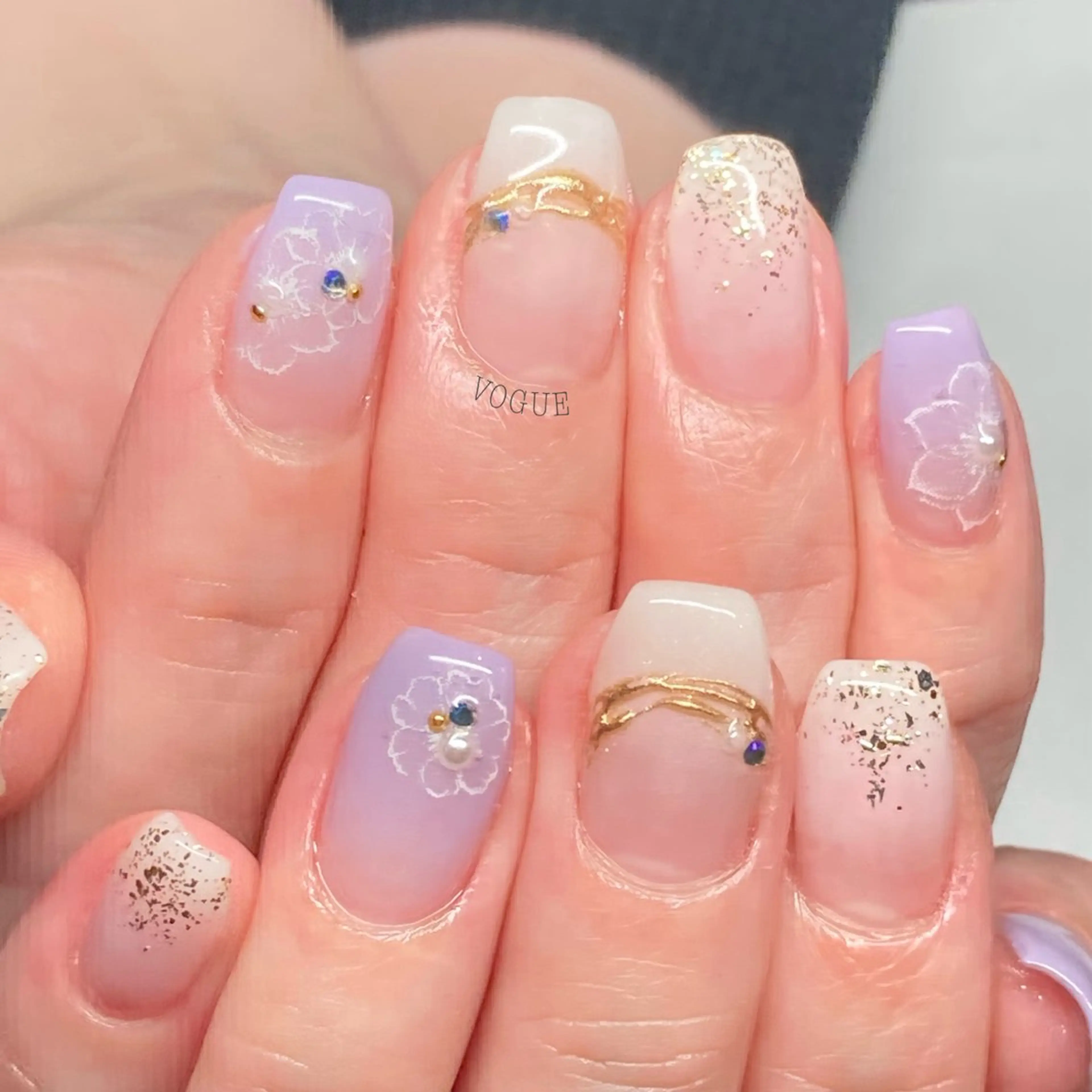 ネイル ハンドネイル VOGUE ×SWANのネイルデザイン