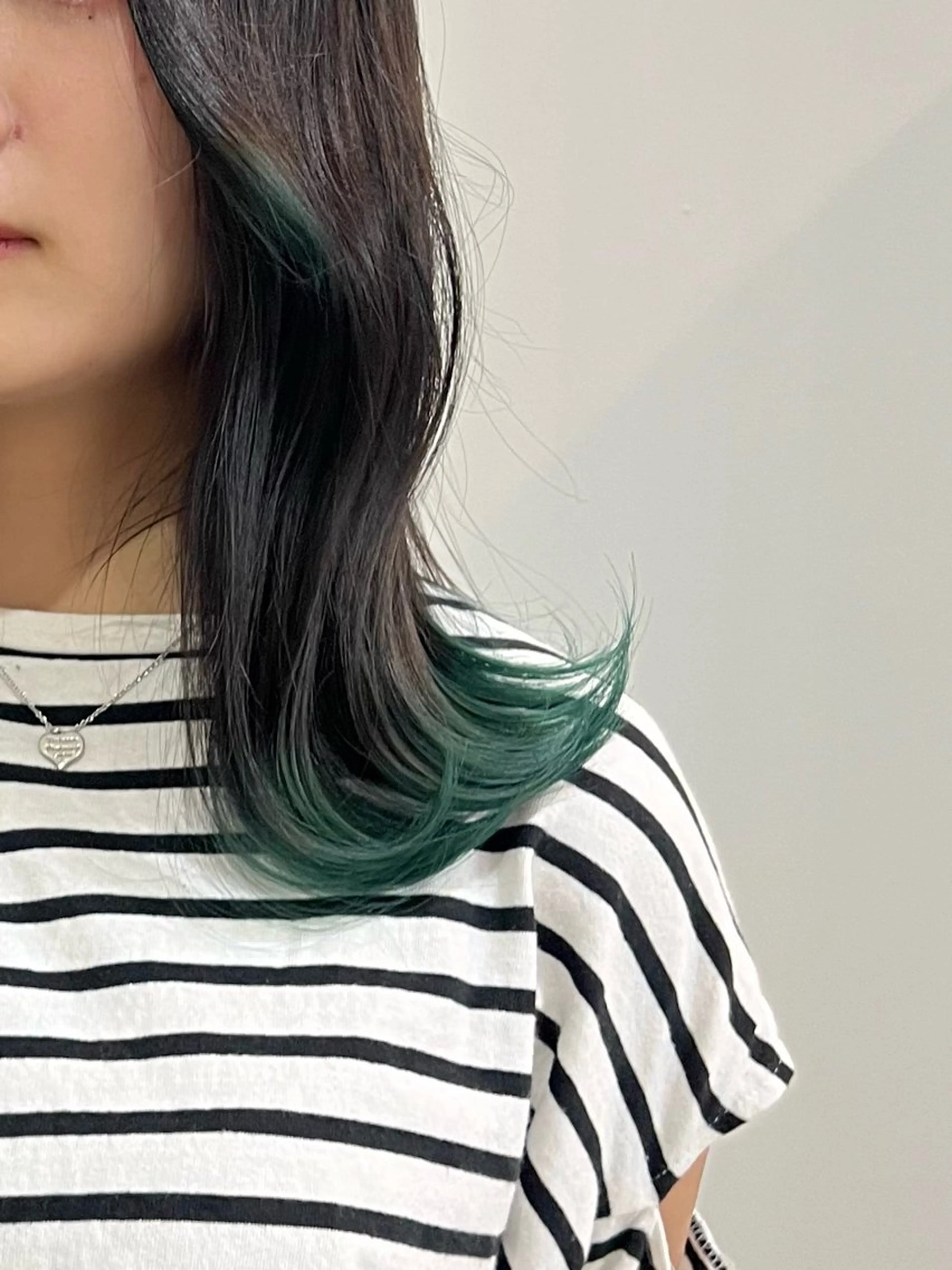 ミディアム カラー デザインカラー ヘアカラー 切りっぱなしボブ/ ブリーチカラー/大塚のヘアスタイル