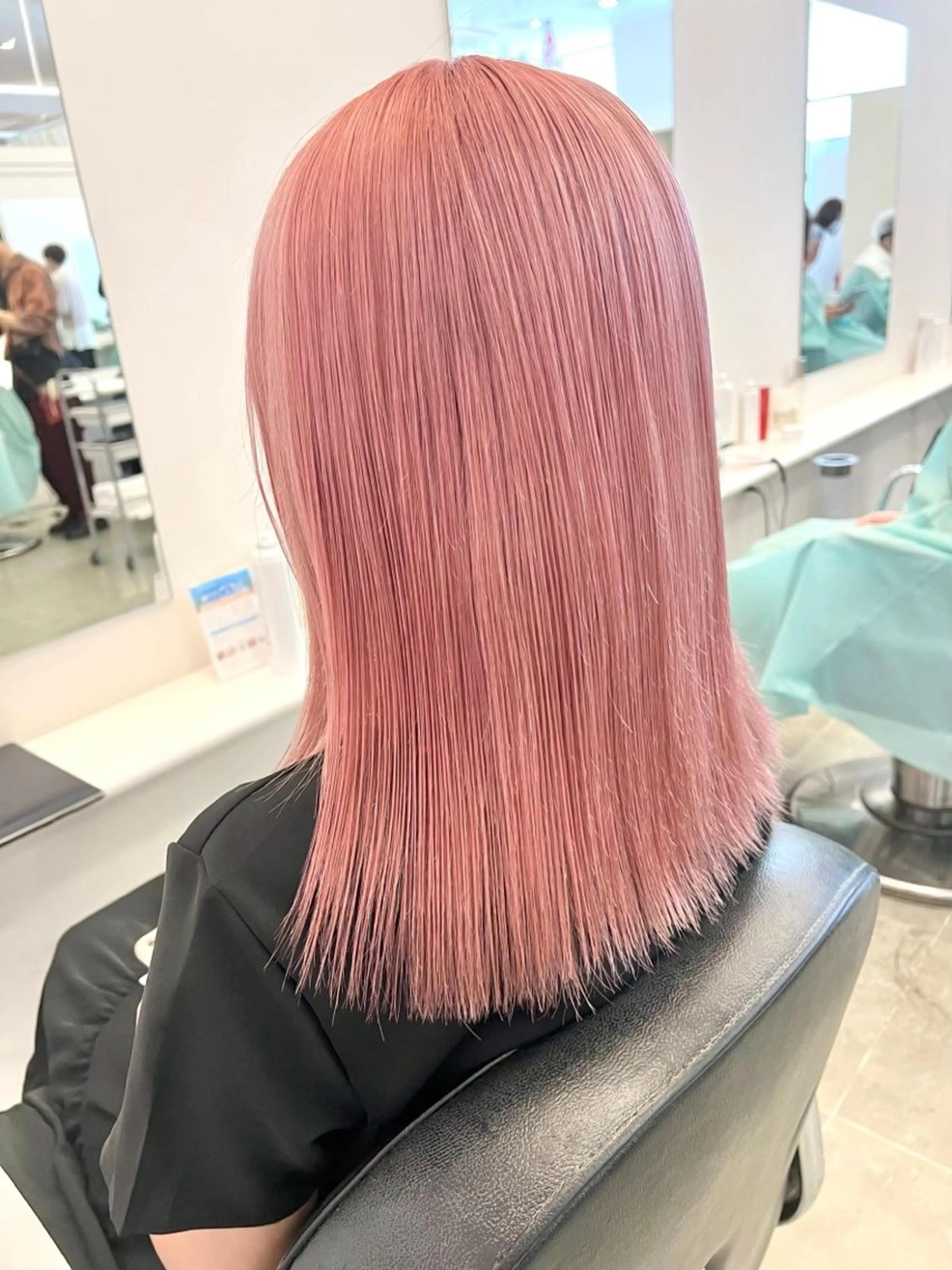 セミロング ヘアカラー Parve  Mix 🫧梶川虹のヘアスタイル