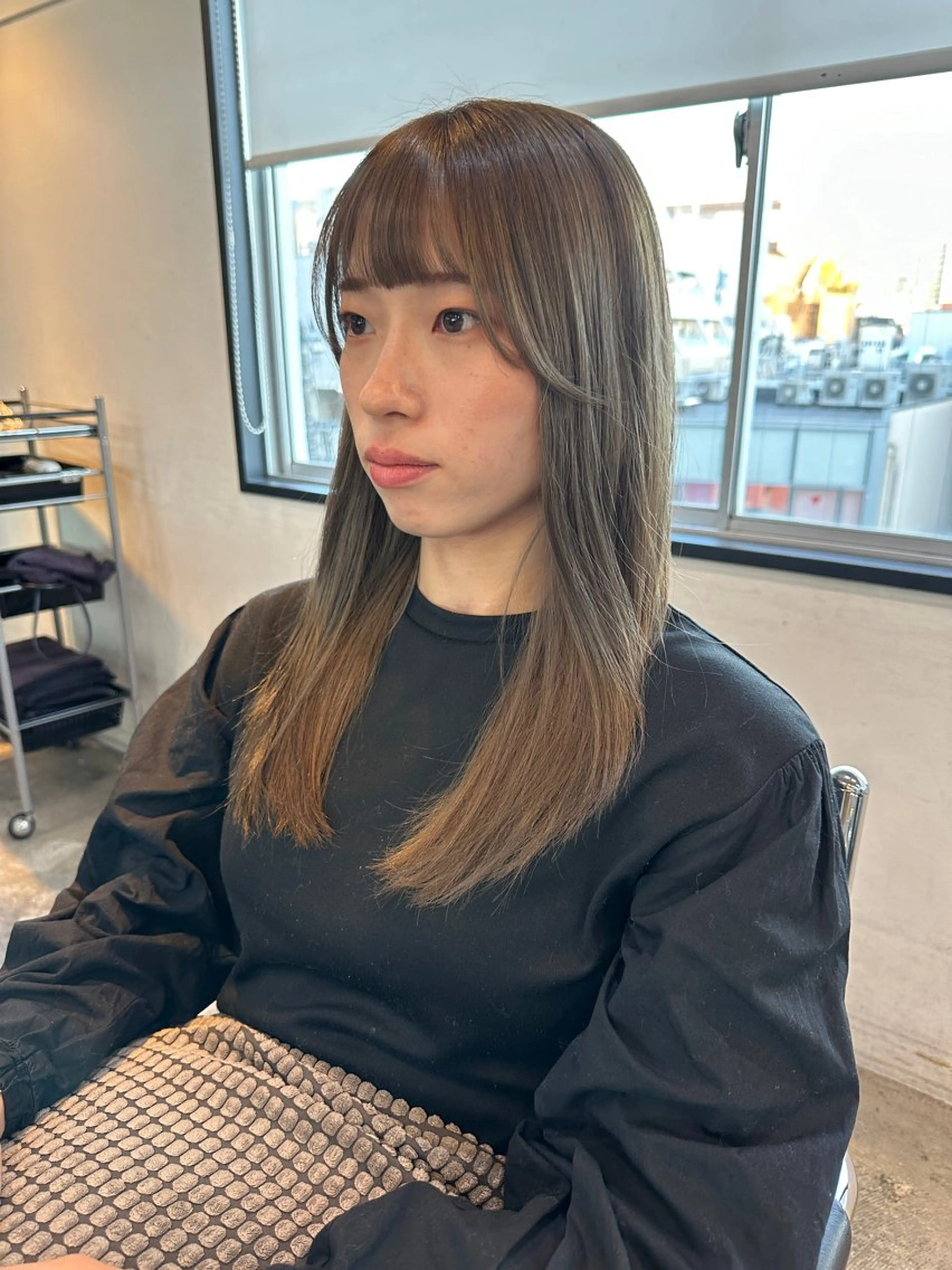 セミロング カラー ヘアアレンジ ベージュカラー ブリーチ ミルクティーベージュ stylist/蛯谷 珠里のヘアスタイル