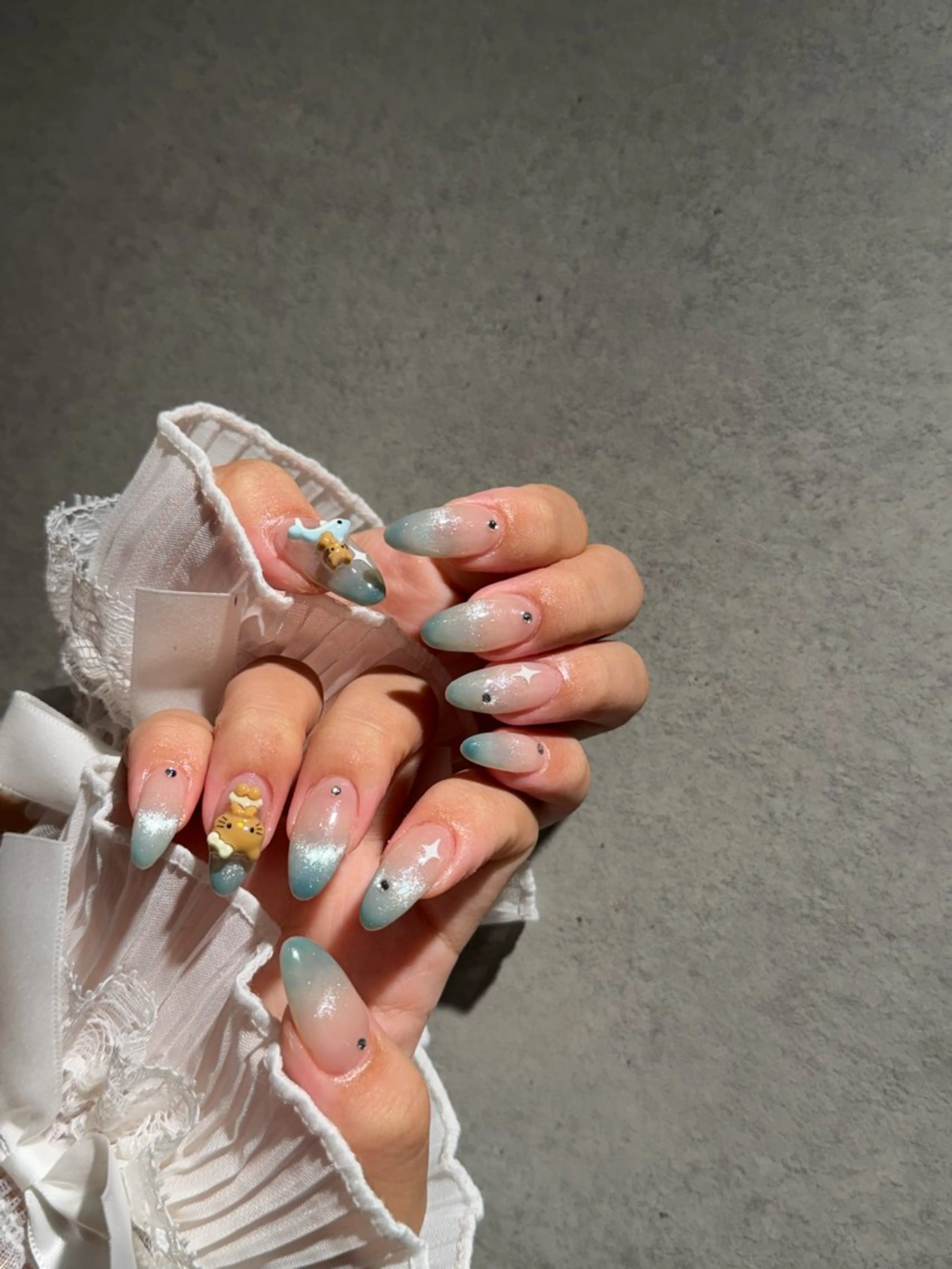 ネイル I-nailロング /ワンホン/キラキラのネイルデザイン