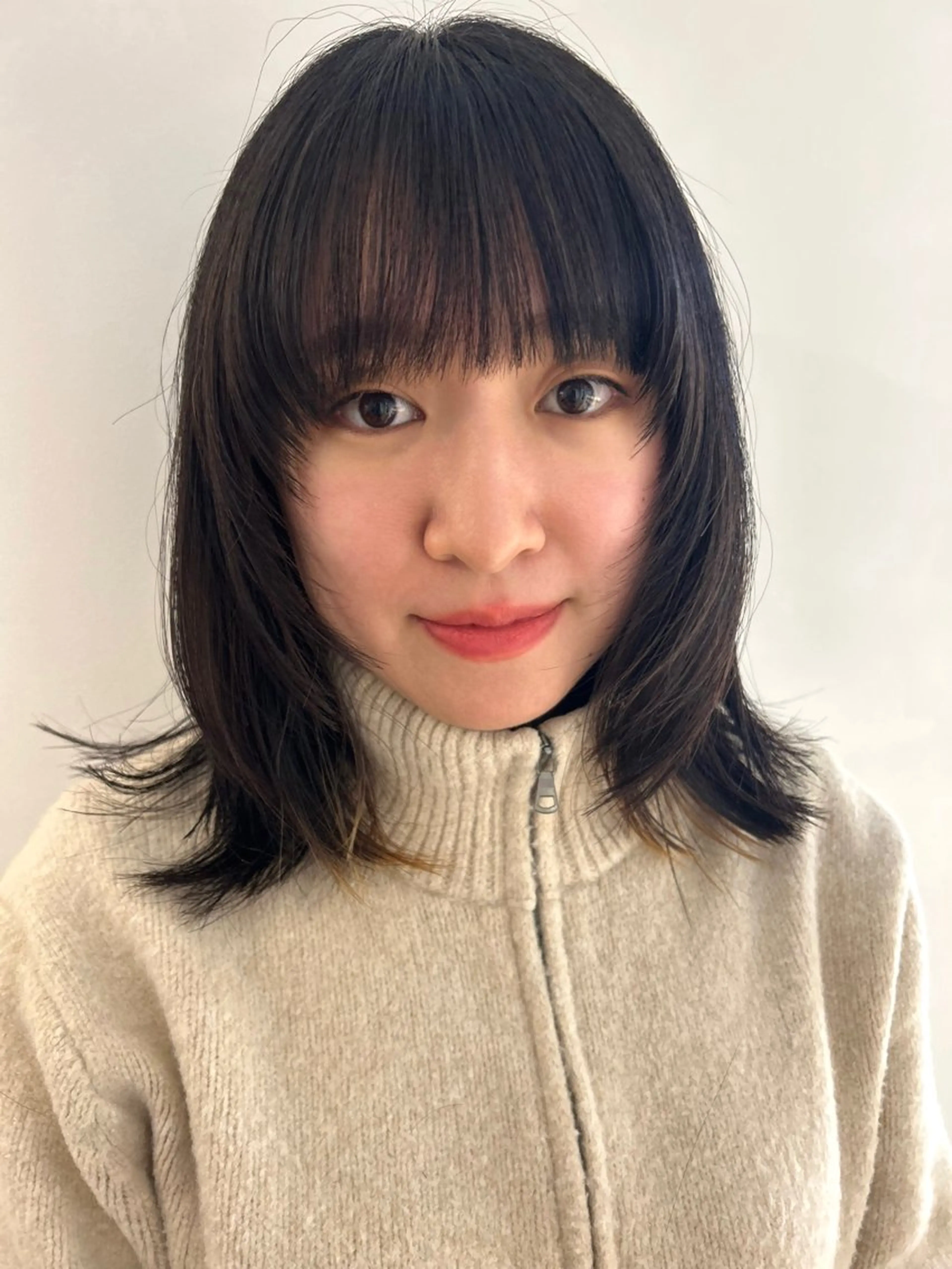 ミディアム 顔周りカット Ata.所属・kubo nozomiのヘアスタイル