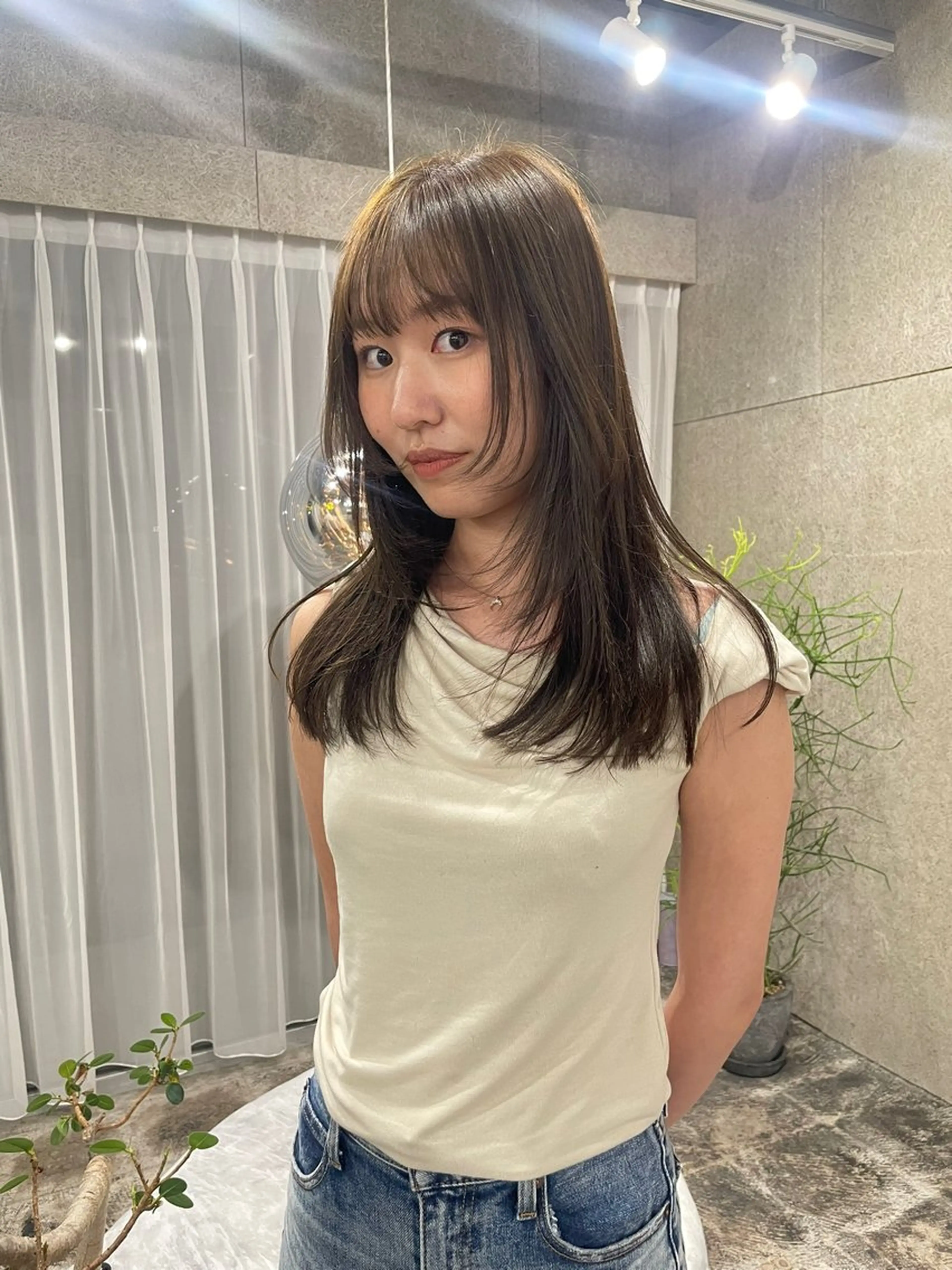 セミロング 顔周りカット レイヤーカット akiba ryokaのヘアスタイル