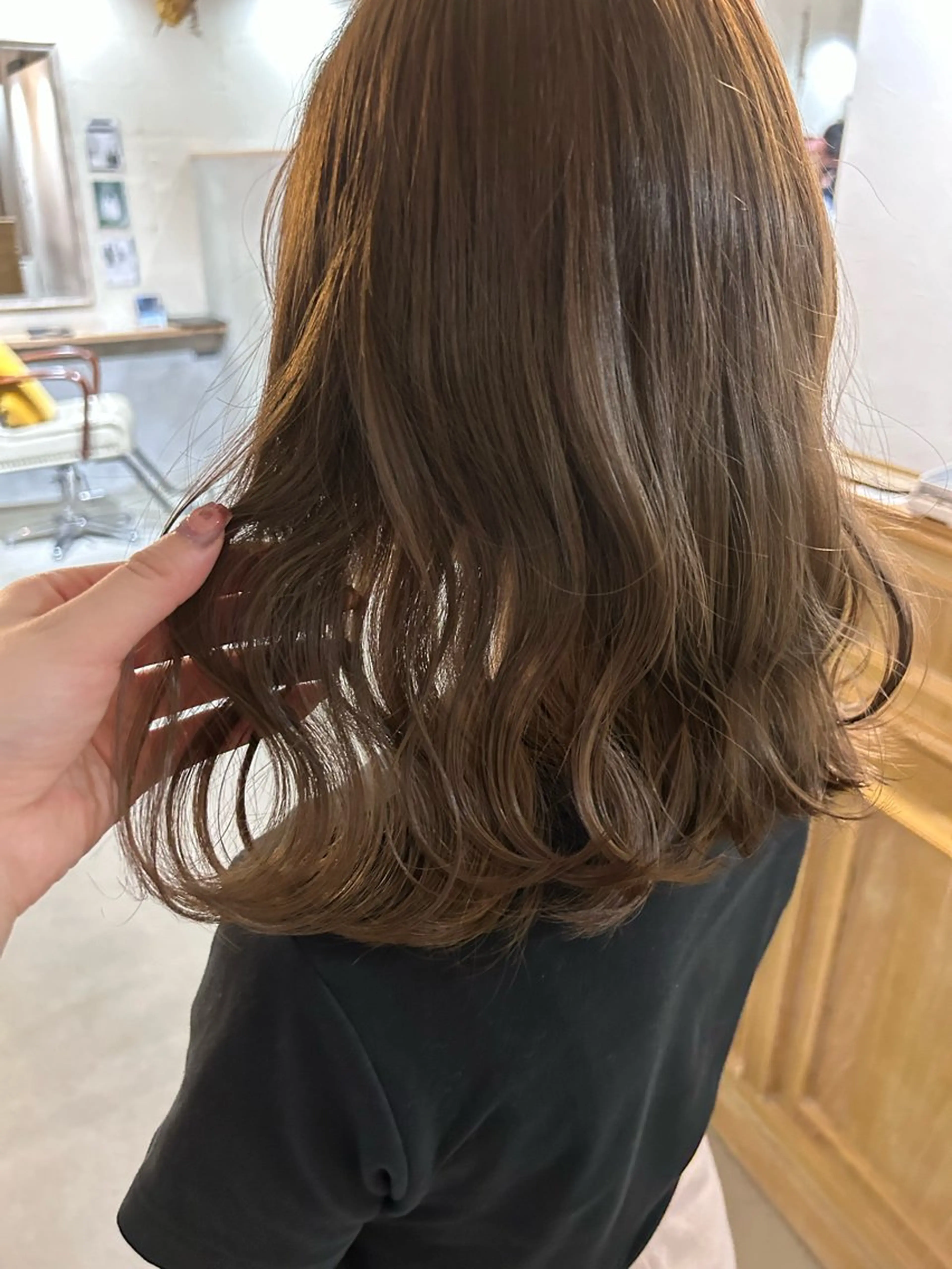 ミディアム カラー ベージュカラー ブリーチ ambiente所属・瀬川 夏緒のヘアスタイル