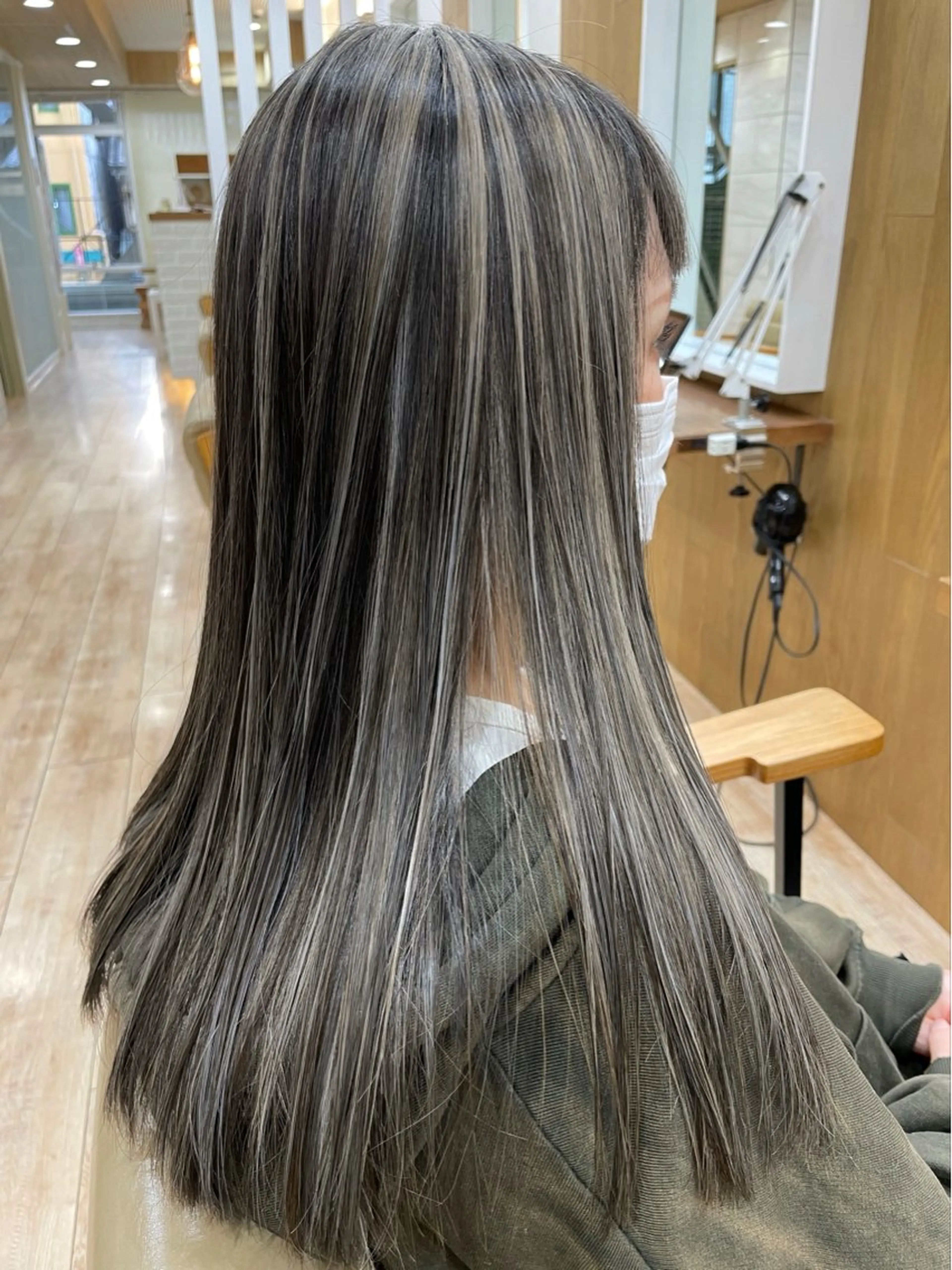 ロング ハイライト 樽見 浩司のヘアスタイル