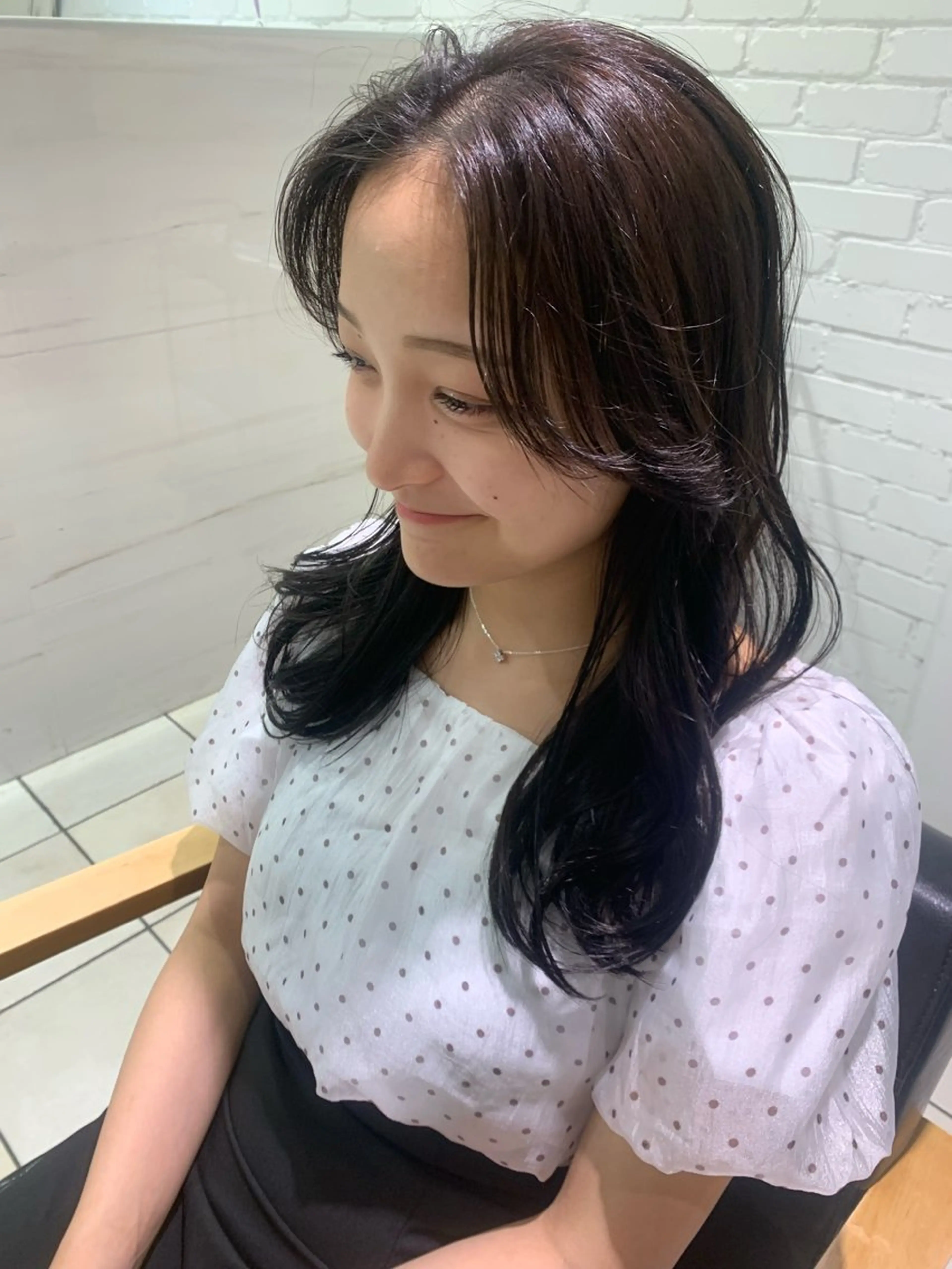 セミロング 韓国風ヘア レイヤーカット ヴァンカウンシル春日井所属・澤田 しおりのヘアスタイル