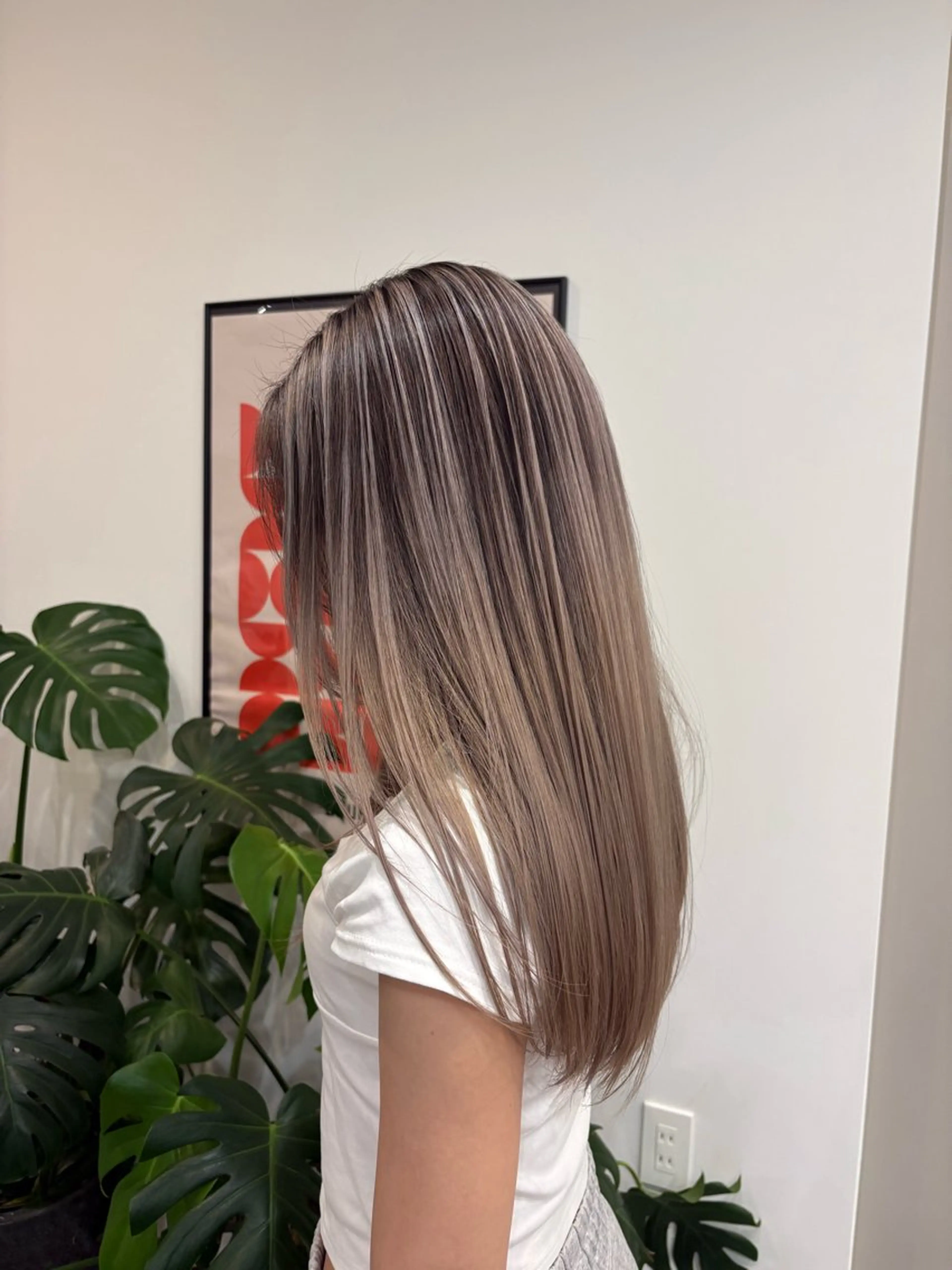 ロング カラー バレイヤージュ ブリーチ レイヤーカット YUEN イシイ アミのヘアスタイル