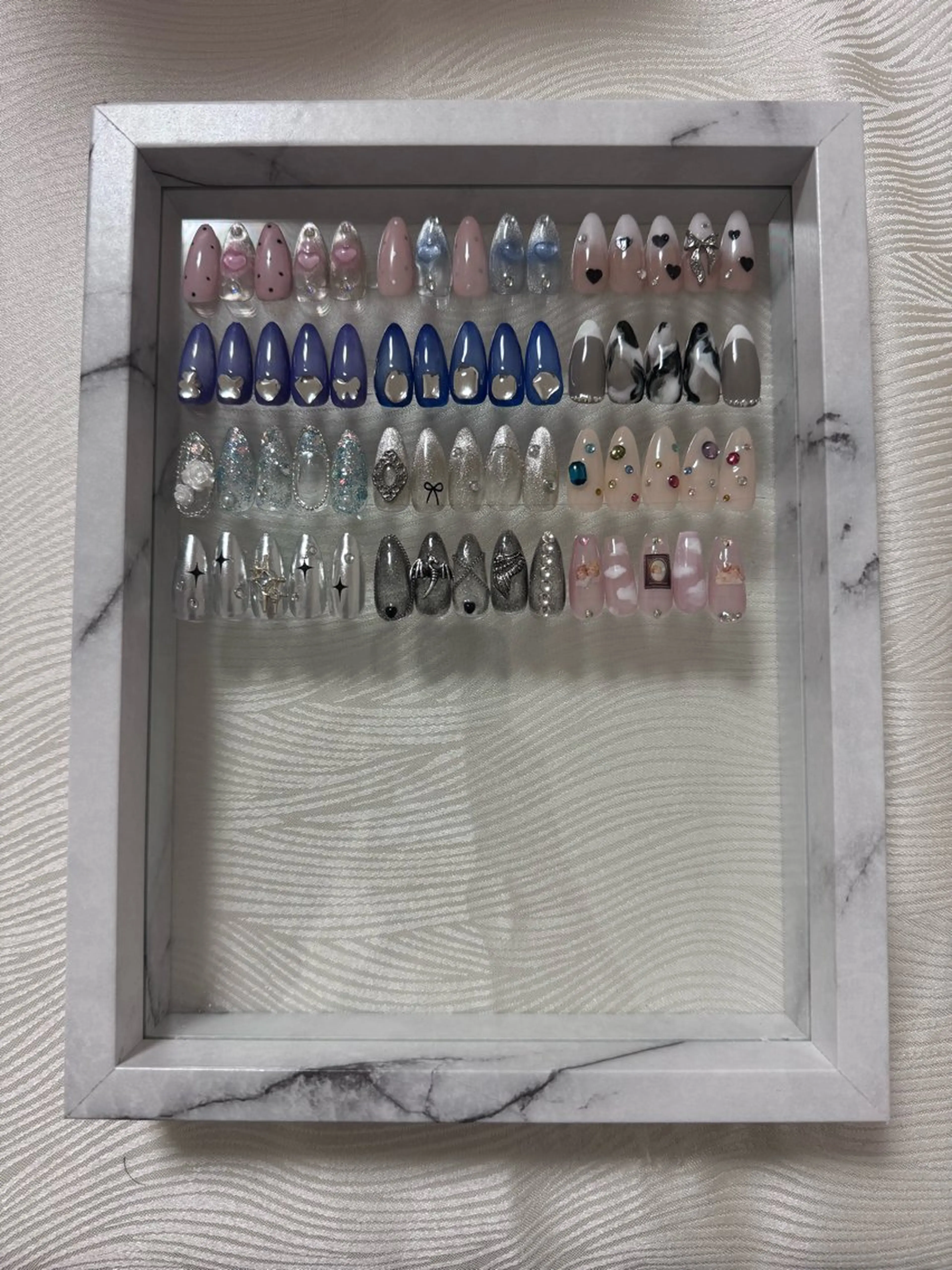 ネイル アートネイル on nail 尾張旭三郷店のネイルデザイン