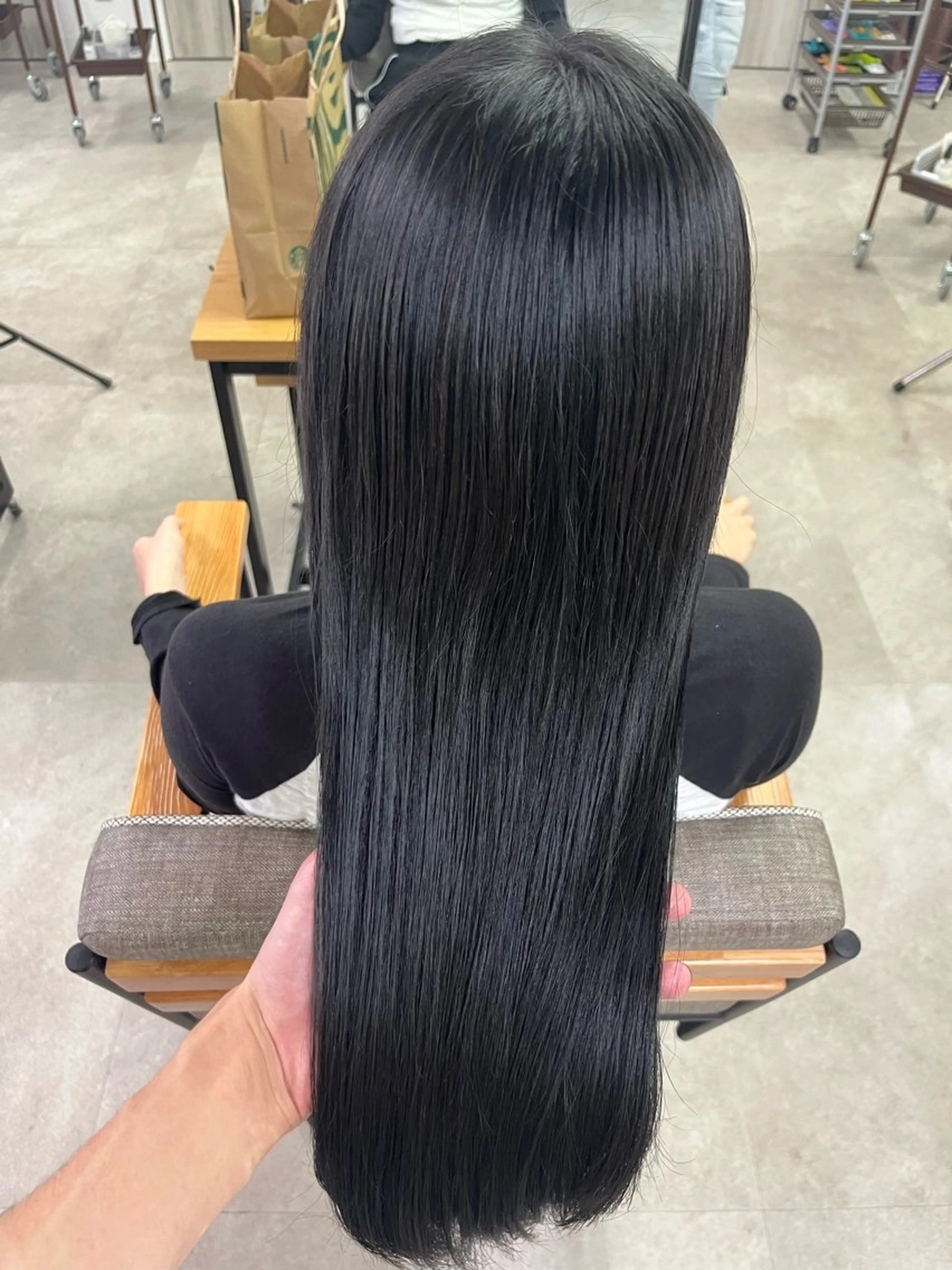 ロング カラー 黒髪 ブルーカラー ブルーブラック 吉松 大輝のヘアスタイル