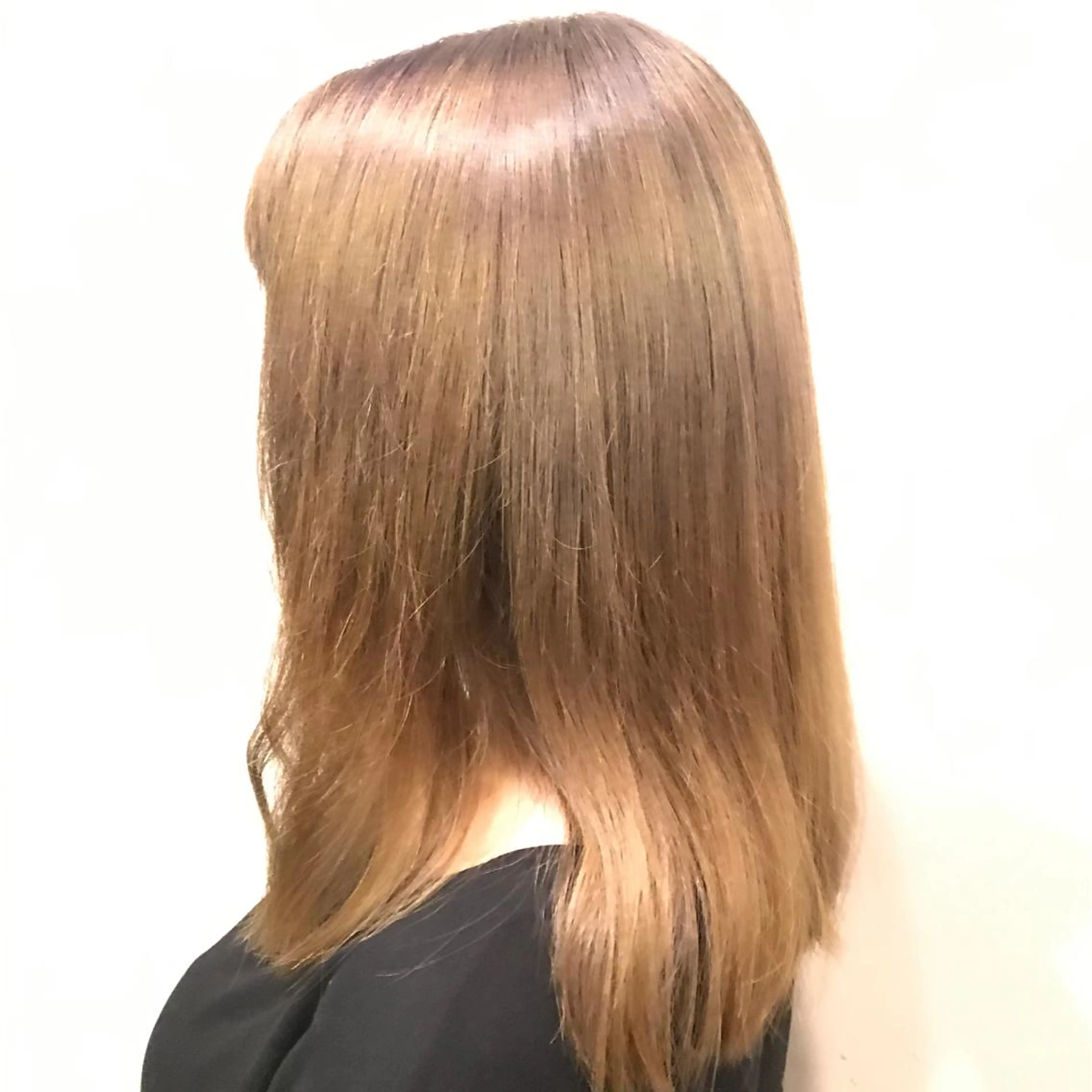 セミロング 縮毛矯正専門店店長 佐々木動画モデル募集のヘアスタイル