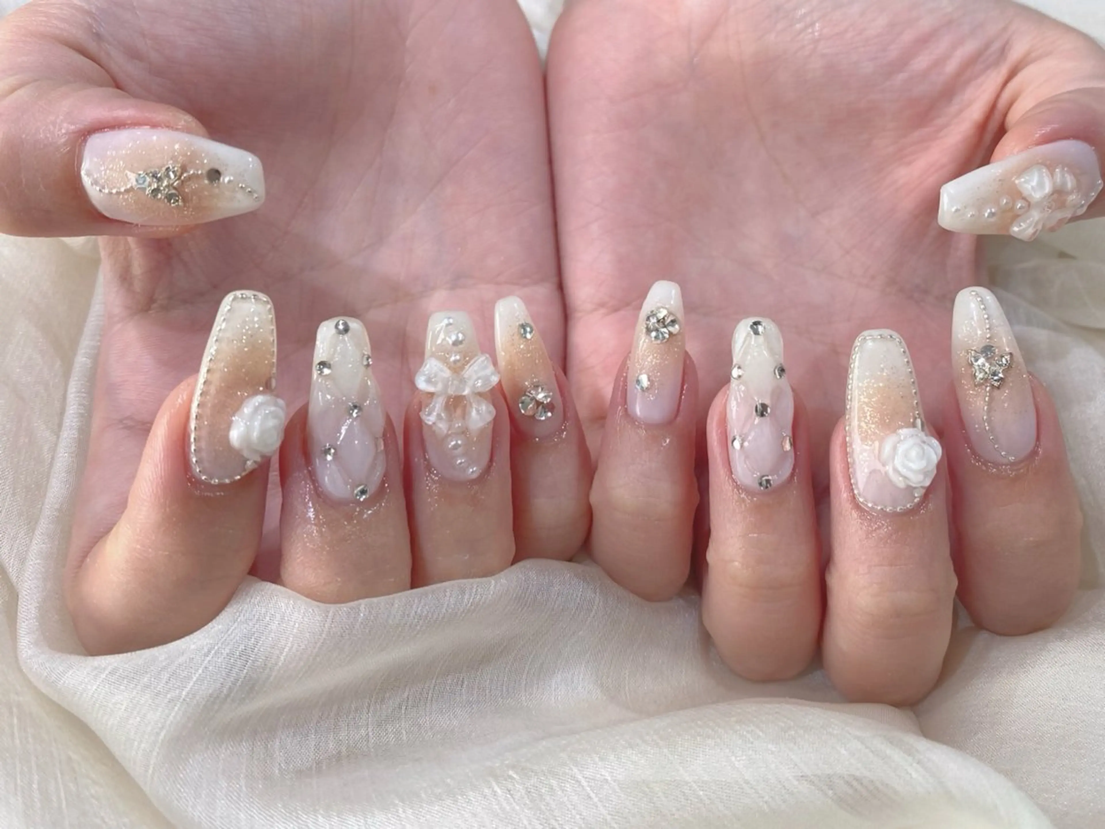 ミディアム ハンドネイル Nail  R💫 naoのネイルデザイン