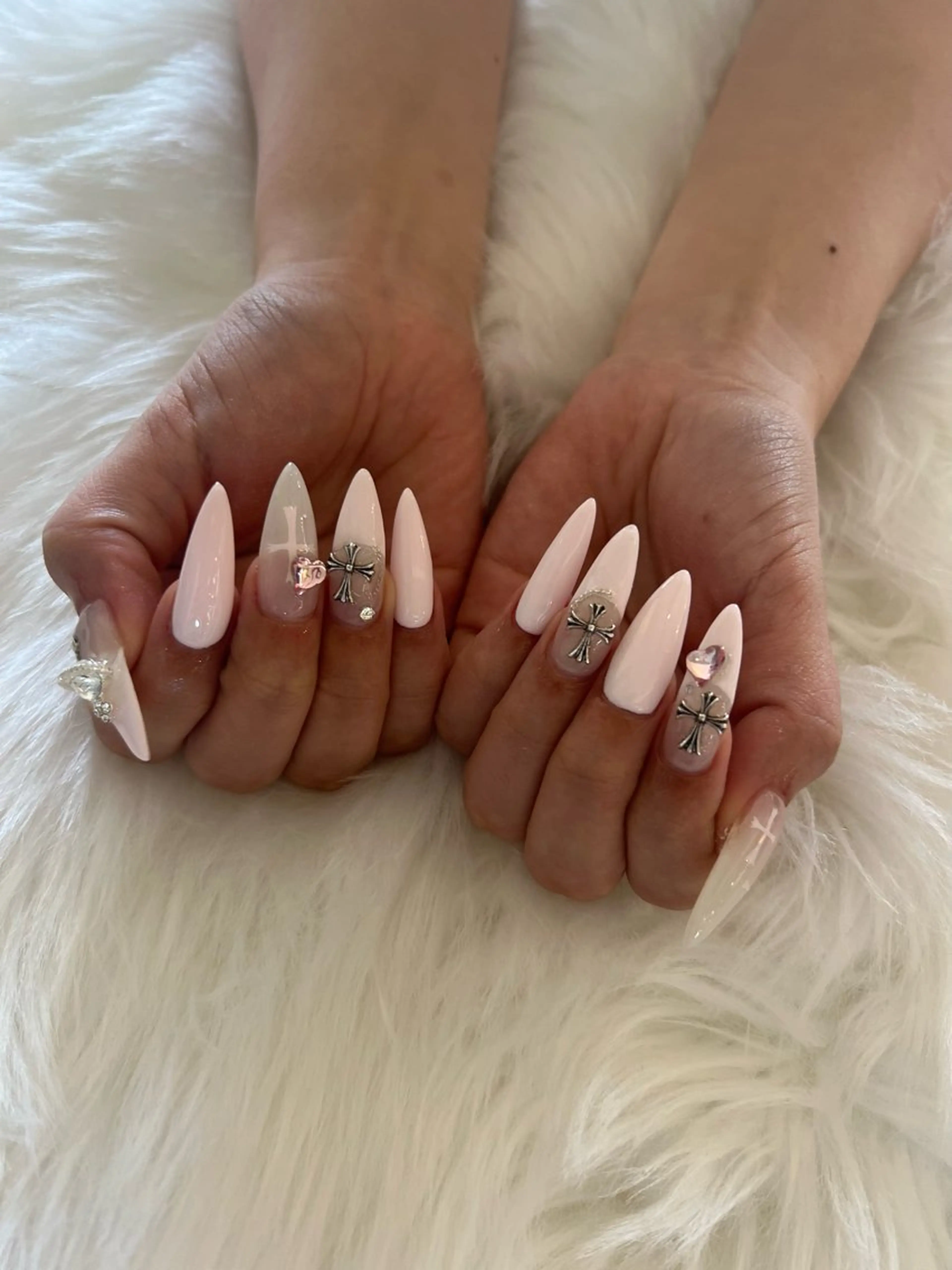 ネイル ハンドネイル ハンドケア RÊVIA所属・RÊVIA (レヴィア)のネイルデザイン