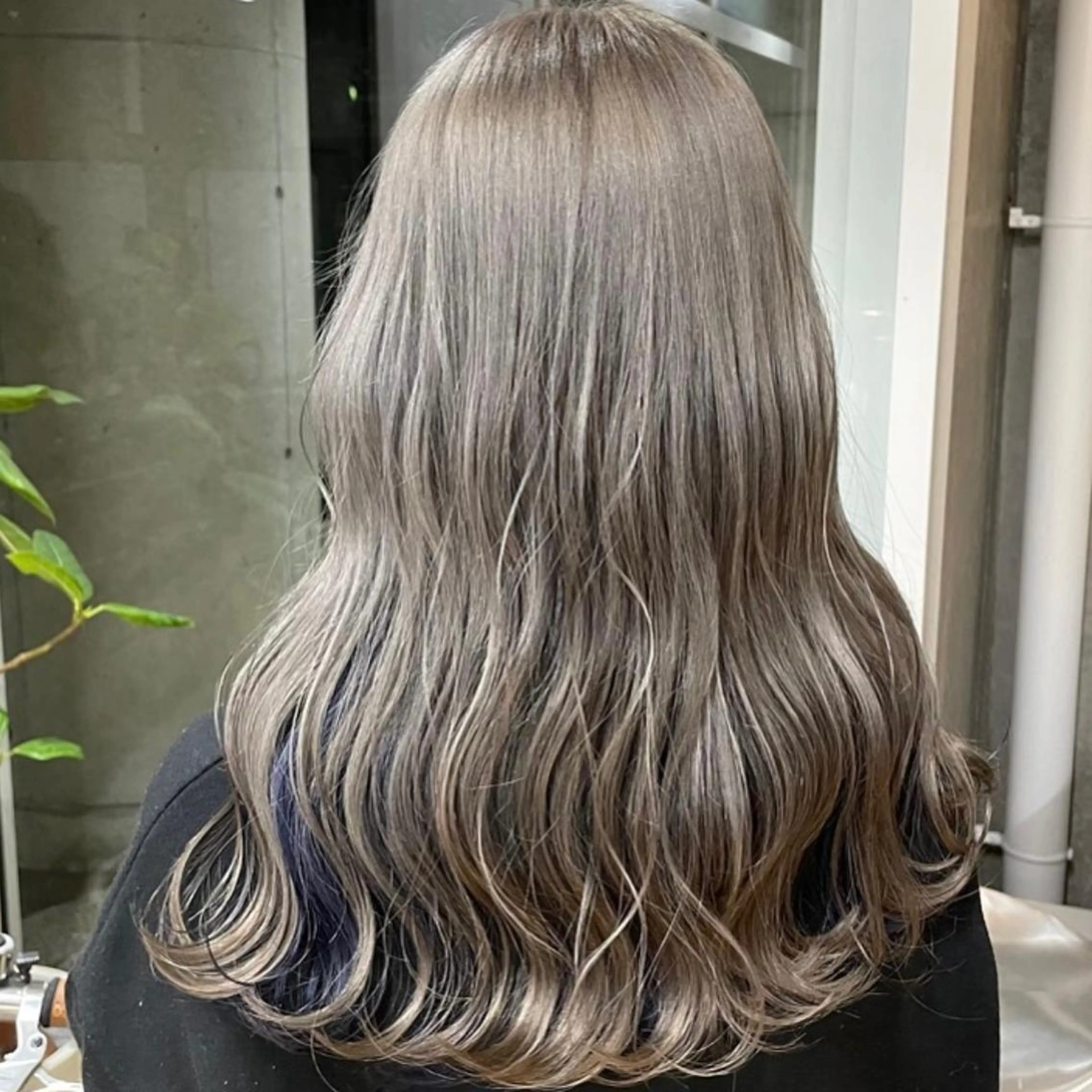 ロング カラー ヘアアレンジ ブリーチ デザインカラー 横山 千夏のヘアスタイル