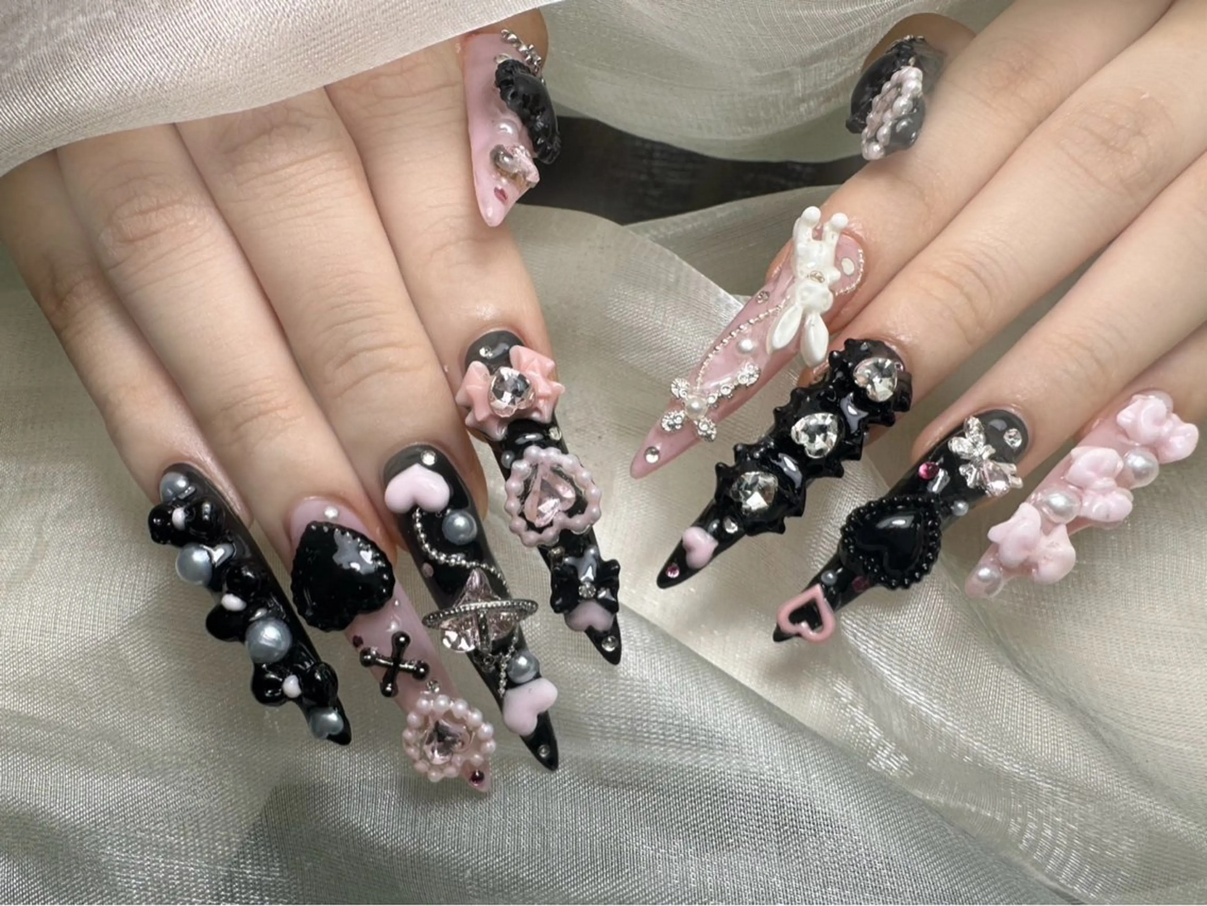 ネイル lucky nail 歌舞伎町のネイルデザイン