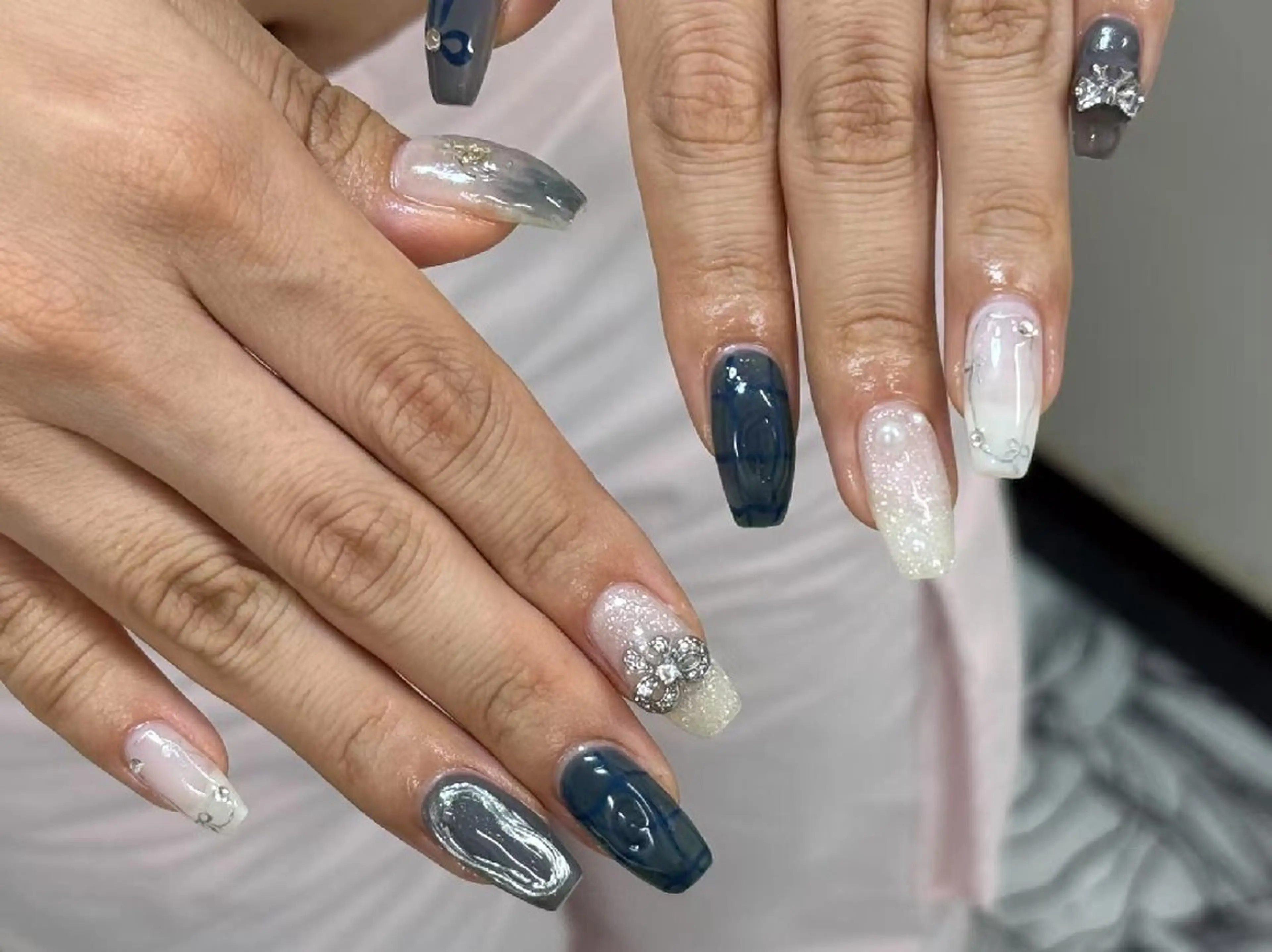 ネイル 長さ出し フレンチネイル グラデーション マグネットネイル マグネットフレンチ ハンドネイル ハンドケア るか 池袋のネイルデザイン