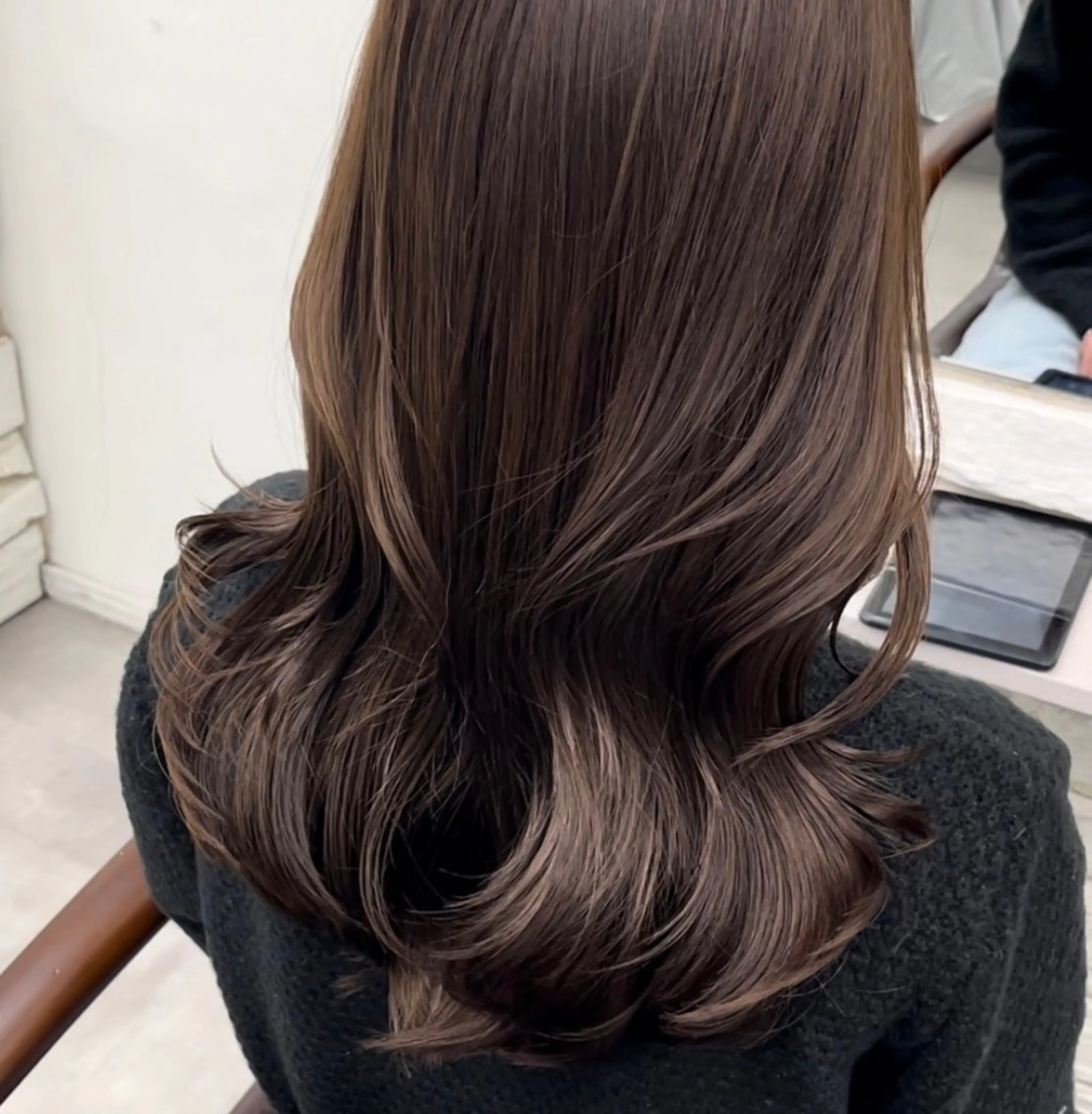 ロング カラー グレージュ カット ヘアカラー トリートメント 天王寺髪質改善なら よしみさん✨のヘアスタイル