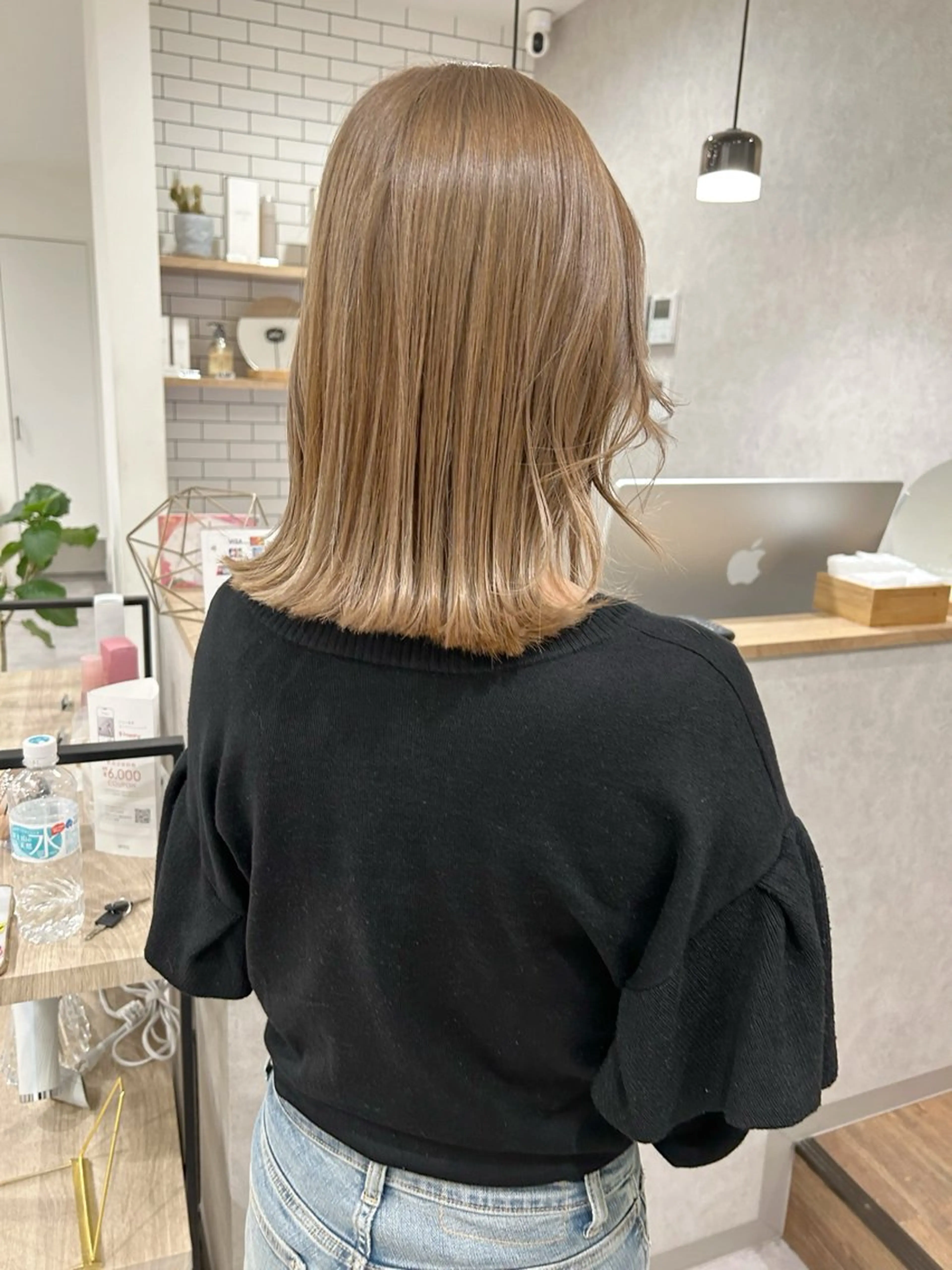 ミディアム カラー 切りっぱなしボブ ボブレイヤー ベージュカラー ブリーチ ケアブリーチ カット ヘアカラー ボブ/ハイトーン 立川loose 下田のヘアスタイル