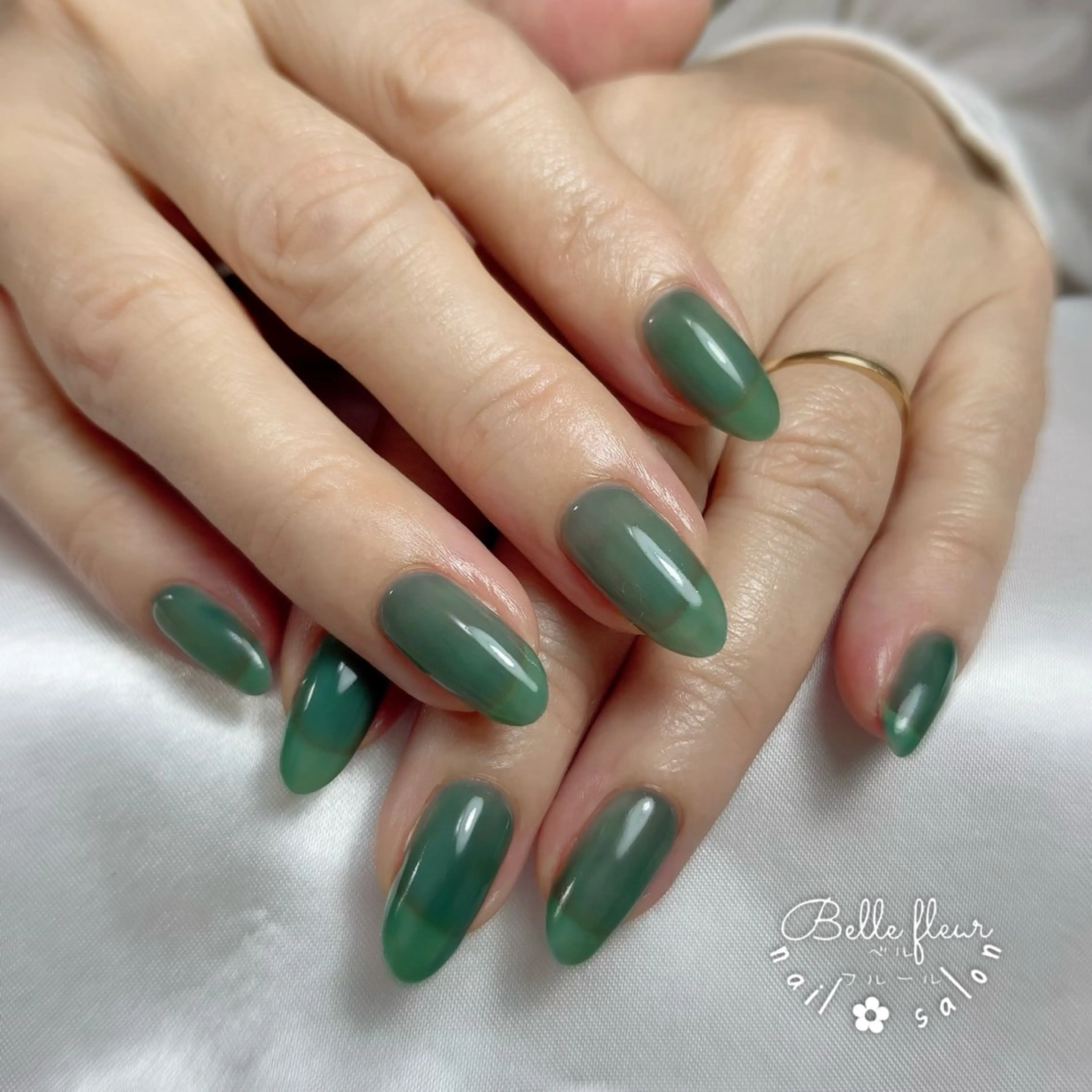 ネイル フラワーネイル ジェルネイル グリーン ワンカラーネイル ハンドネイル ﾈｲﾙｻﾛﾝ Bellefleurのネイルデザイン