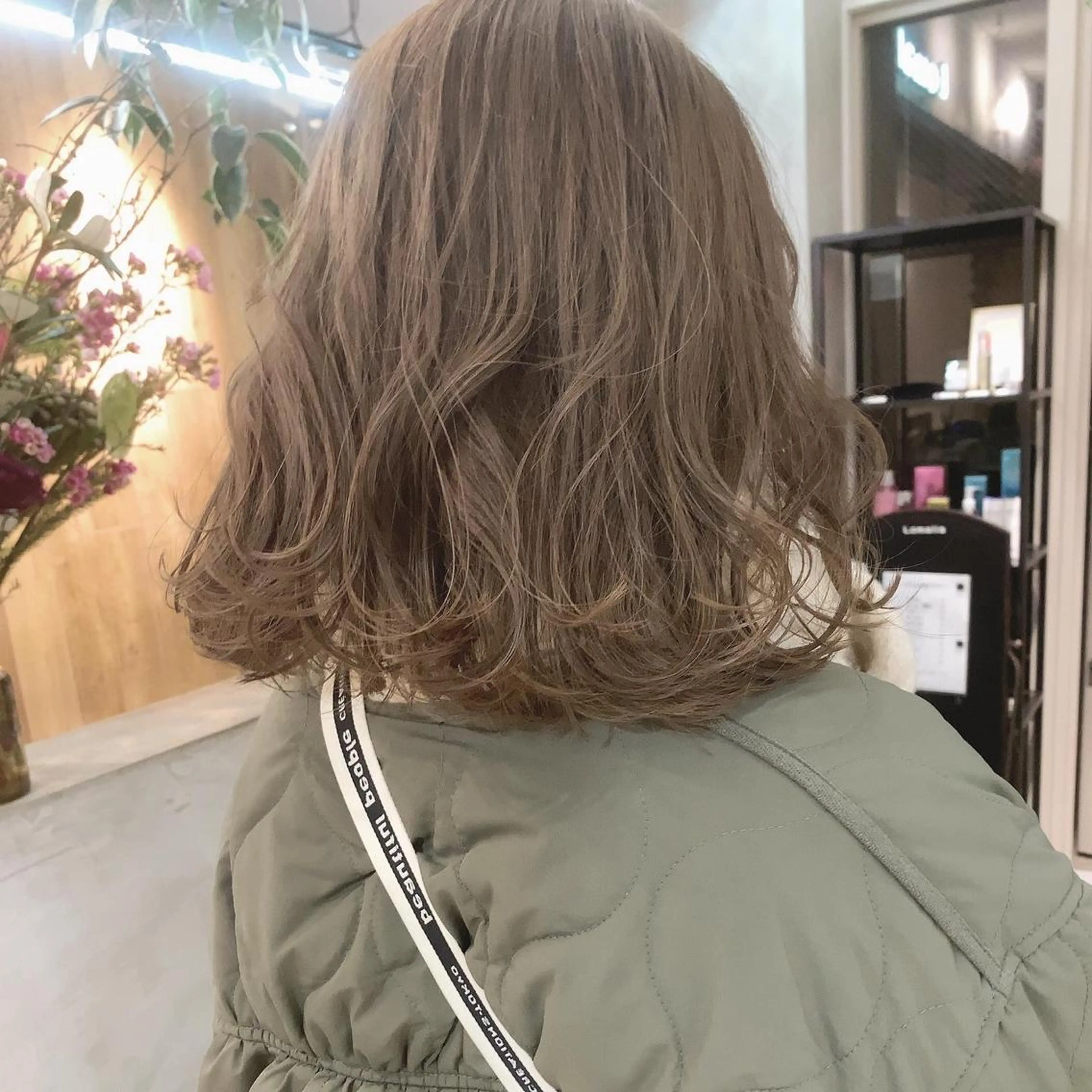 ショート カラー ネイル ヘアカラー トリートメント ハイトーン&暗髪🔥 表参道二刀流マエダのヘアスタイル