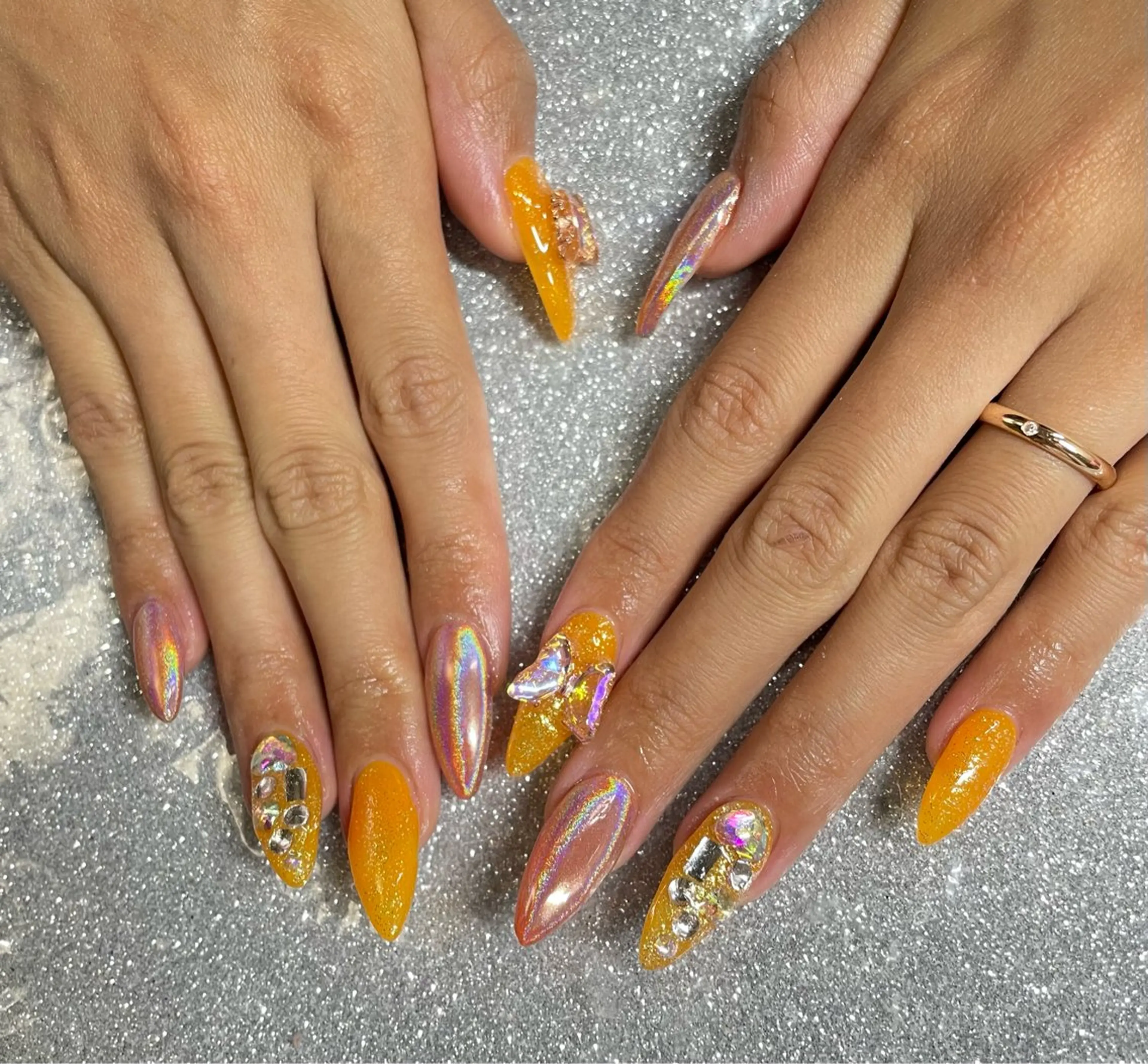 ネイル ハンドネイル VIERU 🌈🎀💖のネイルデザイン