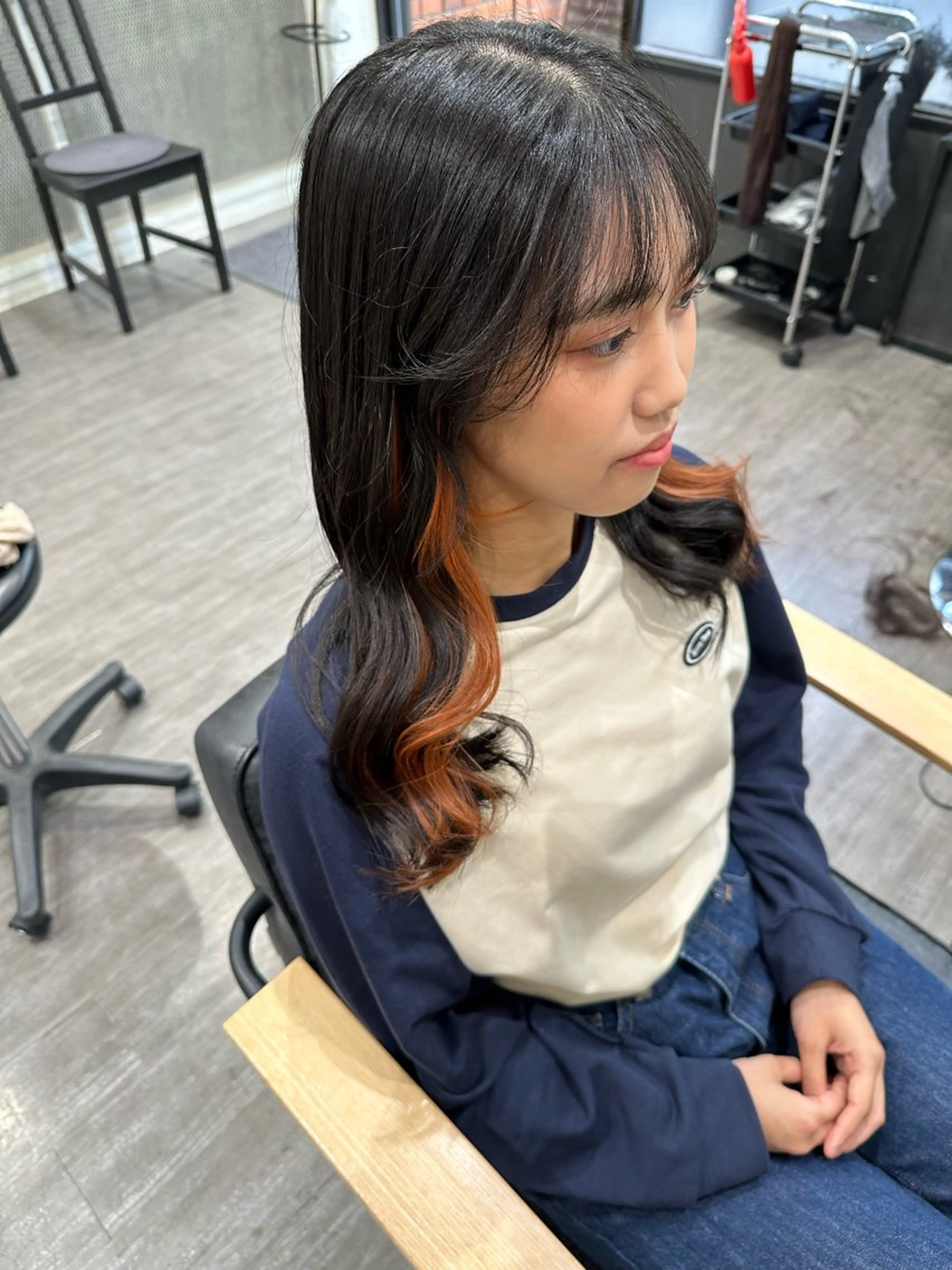 セミロング カラー オレンジ 艶髪レイヤー上田 紗也🇰🇷💗のヘアスタイル