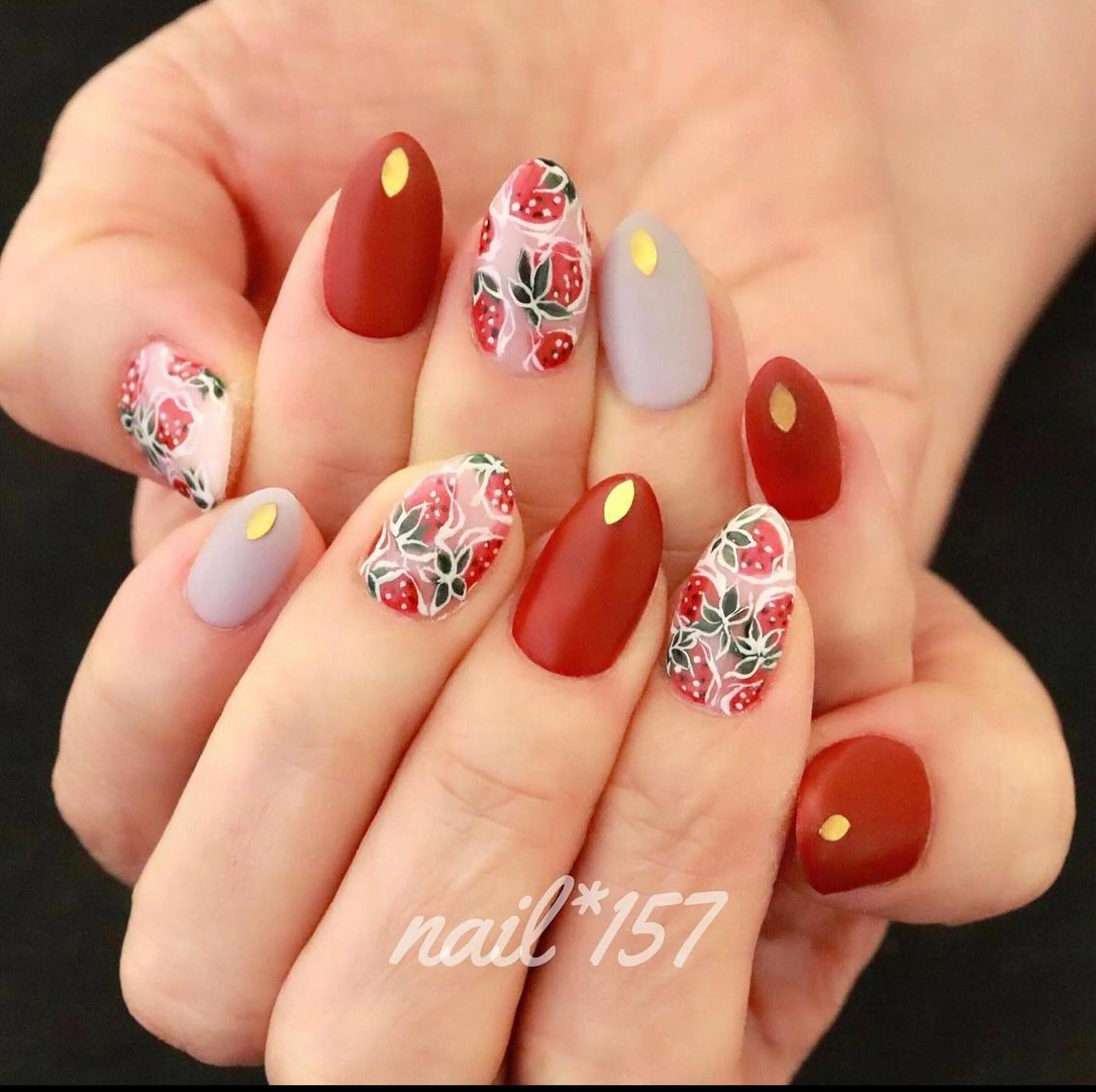 ネイル ゴールド nail*157 .のネイルデザイン
