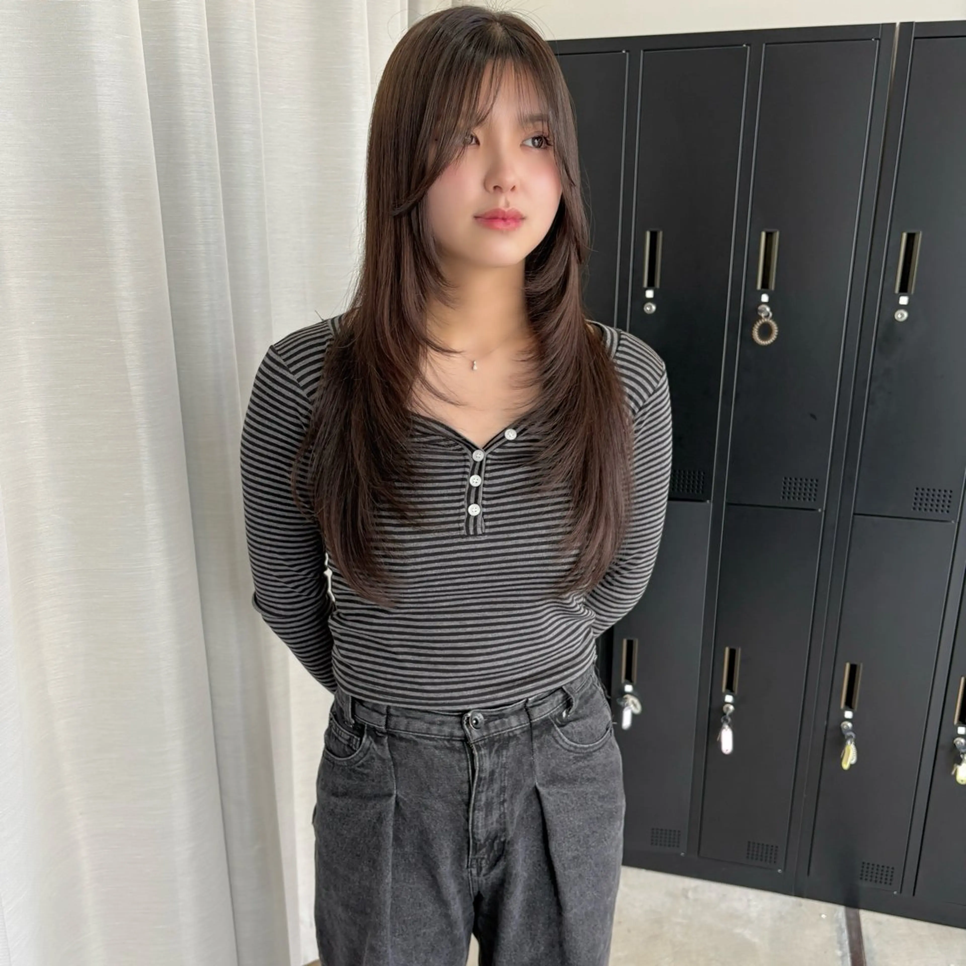 ロング カラー アッシュ アッシュブラウン ブラウンカラー レイヤーカット カット ヘアカラー トリートメント はちすか るかのヘアスタイル