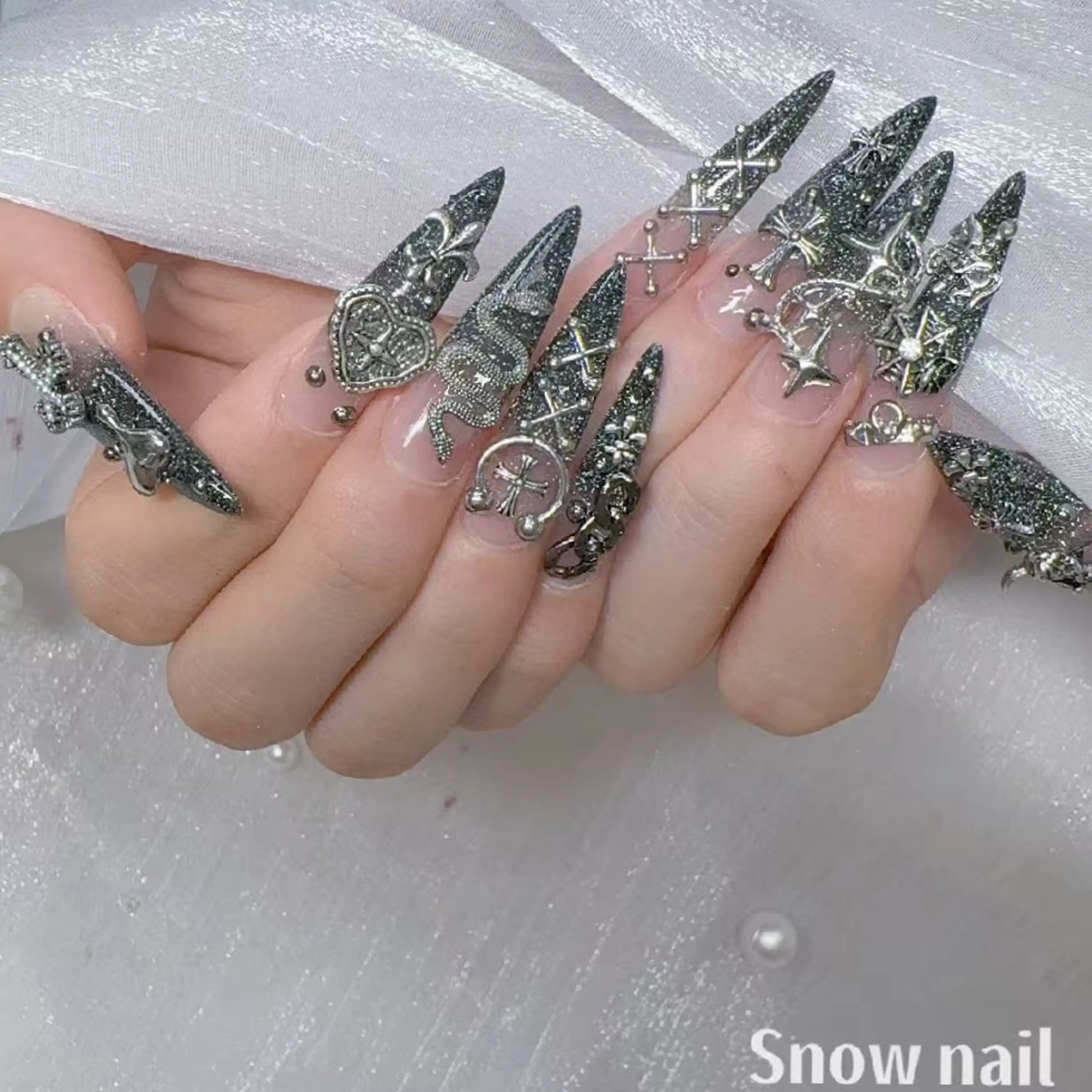 ネイル snow nail所属・Snow nail  ❄️Salon 💕のネイルデザイン