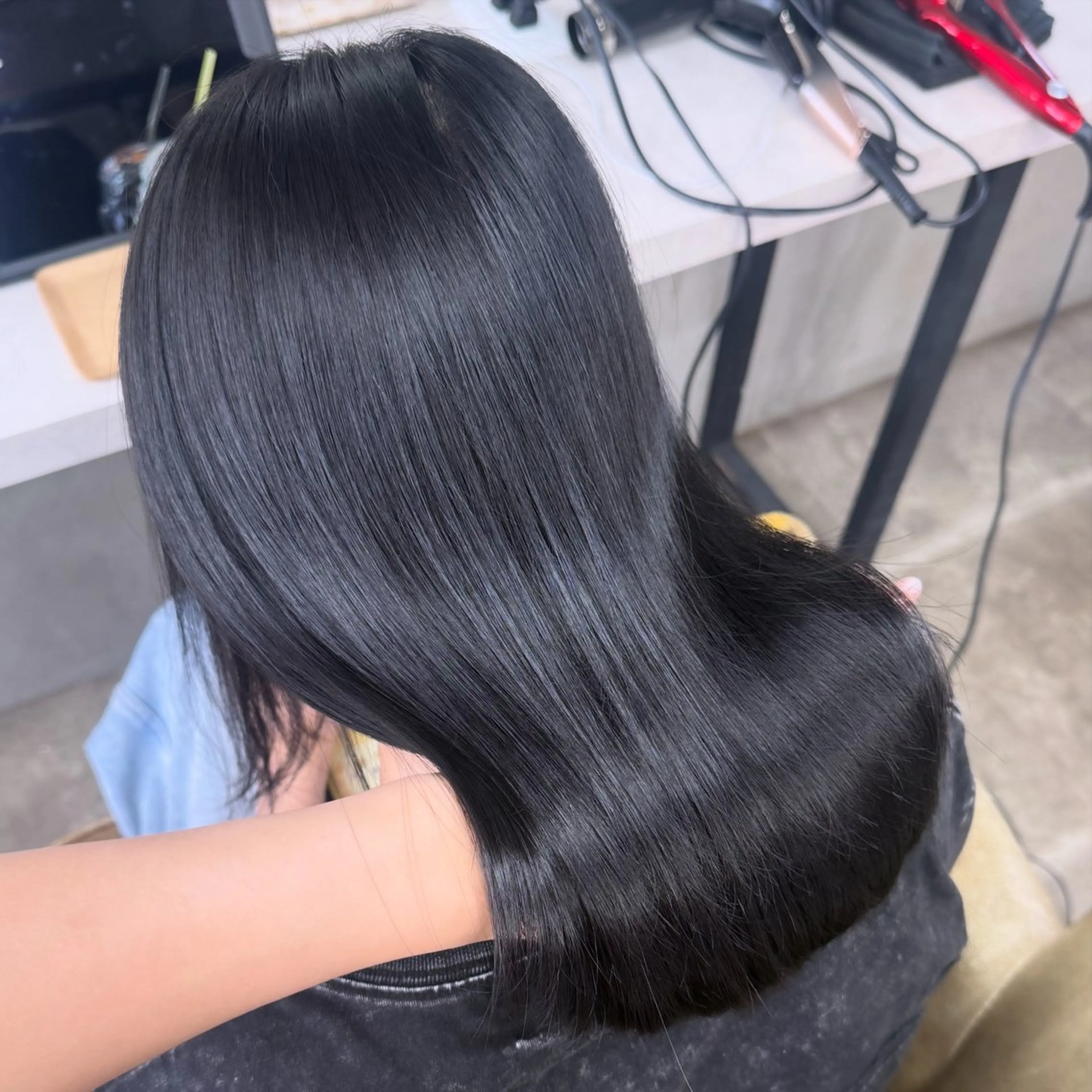 ミディアム カラー ヘアカラー トリートメント Blast Erikaのヘアスタイル