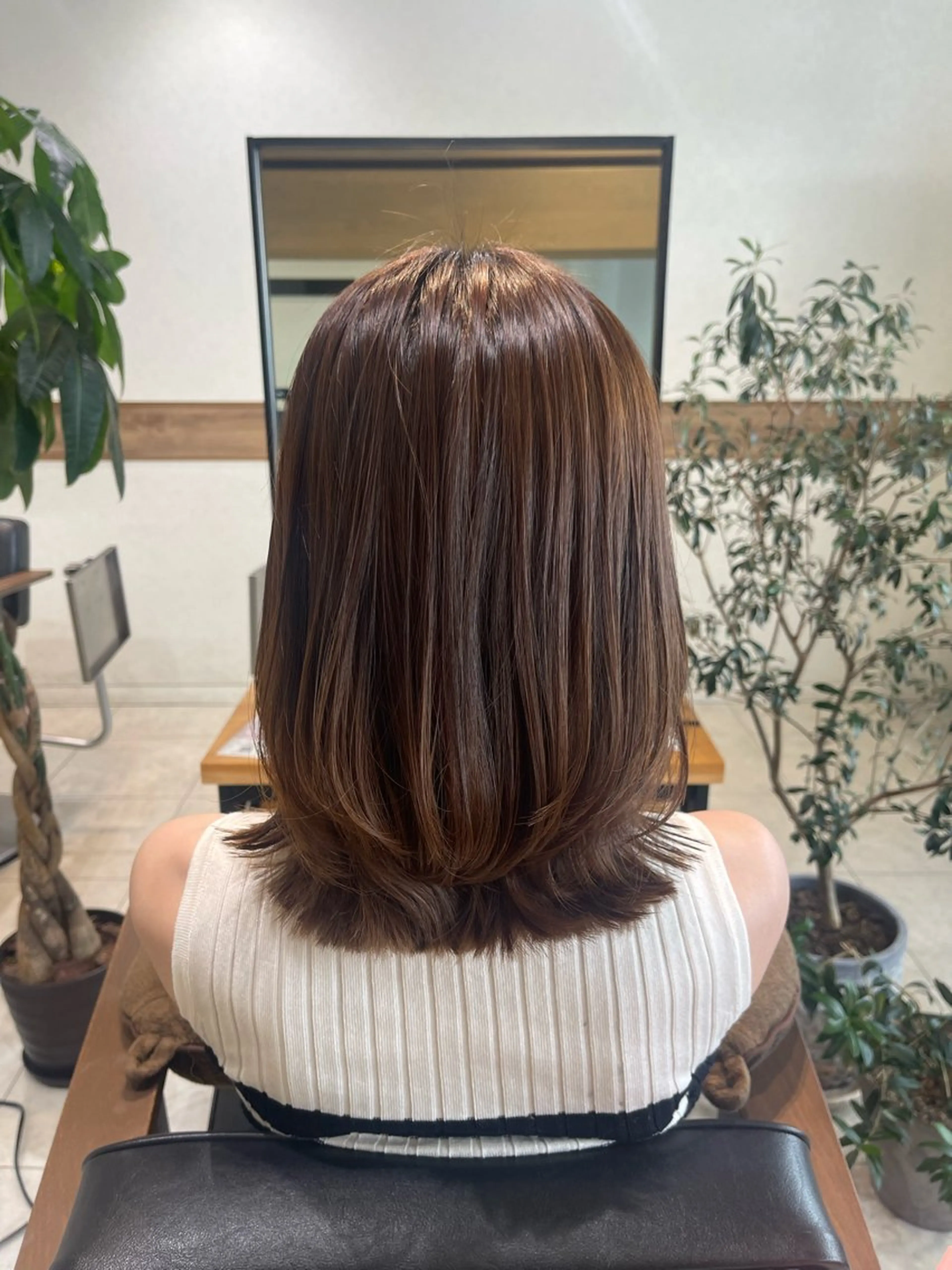 ミディアム レイヤーカット 縮毛矯正・髪質改善・ ストレート🌻ゆいのヘアスタイル