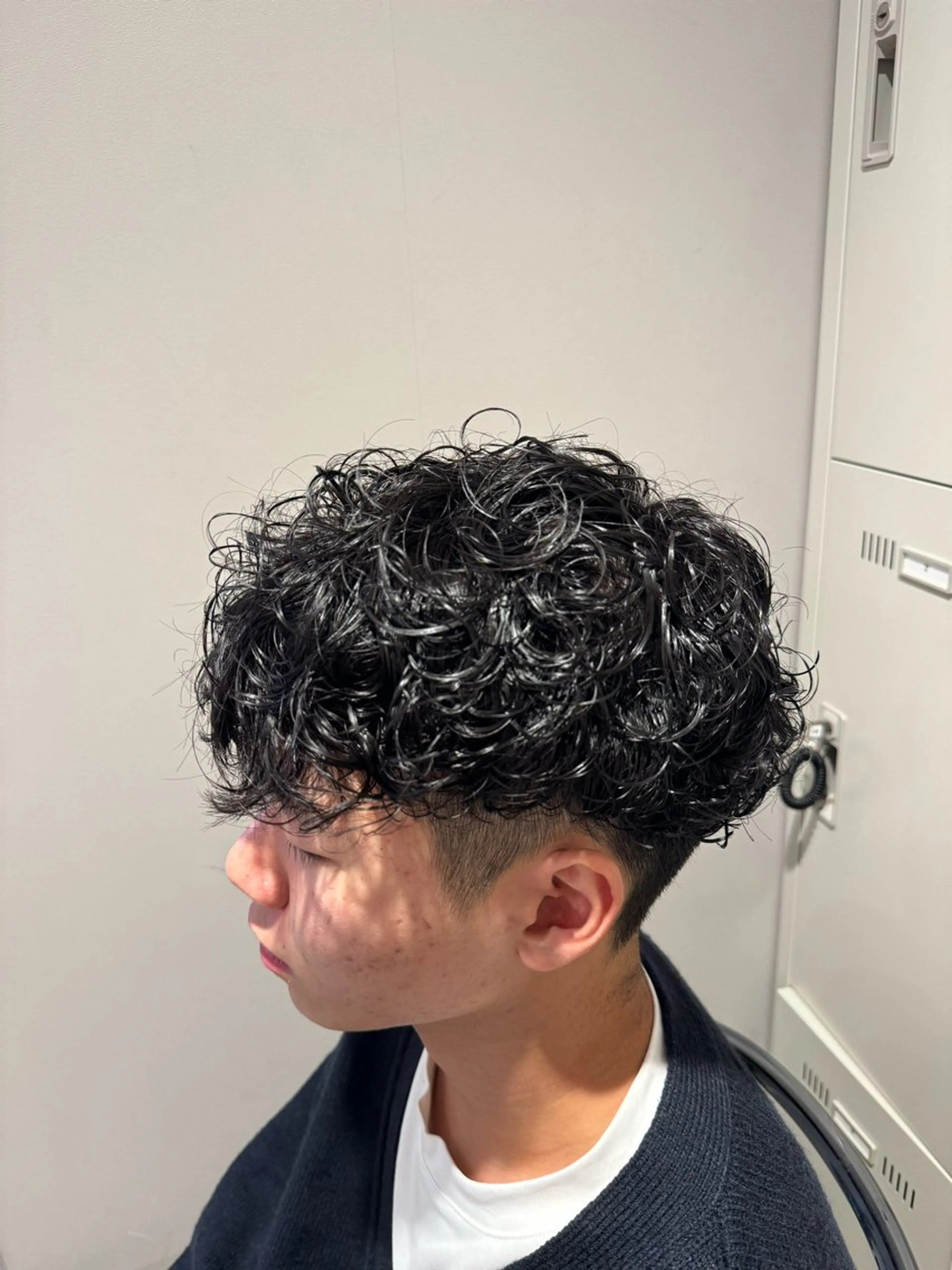 ショート パーマ ヘアアレンジ メンズ メンズパーマ プードルパーマ プードルパーマ カット パーマ トリートメント ヘッドスパ ヘアセット 顔まわりカット の達人のヘアスタイル