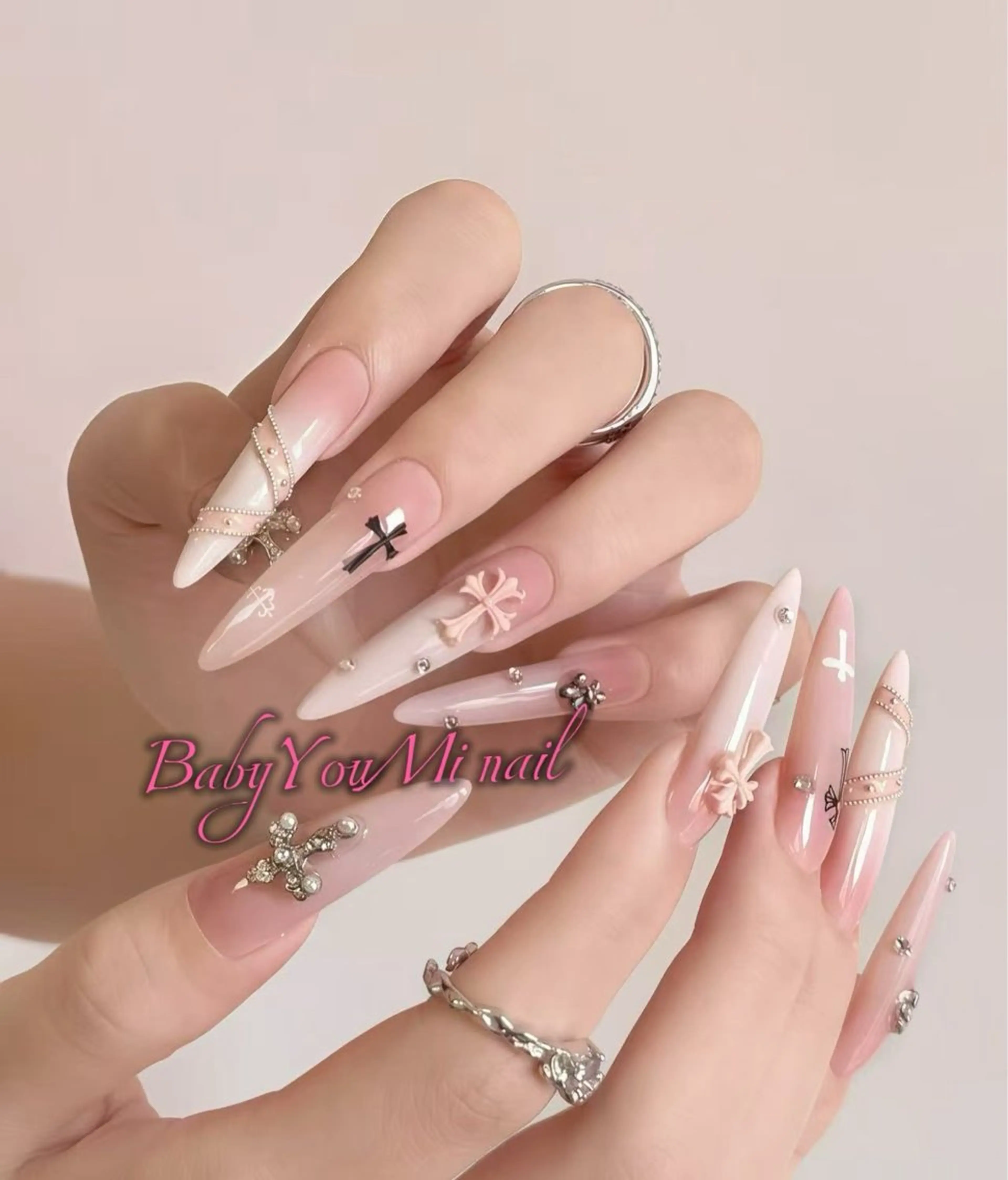 ネイル オーロラネイル フラワーネイル フットネイル フレンチネイル ジェルネイル ハンドネイル Oomiya 服部のネイルデザイン