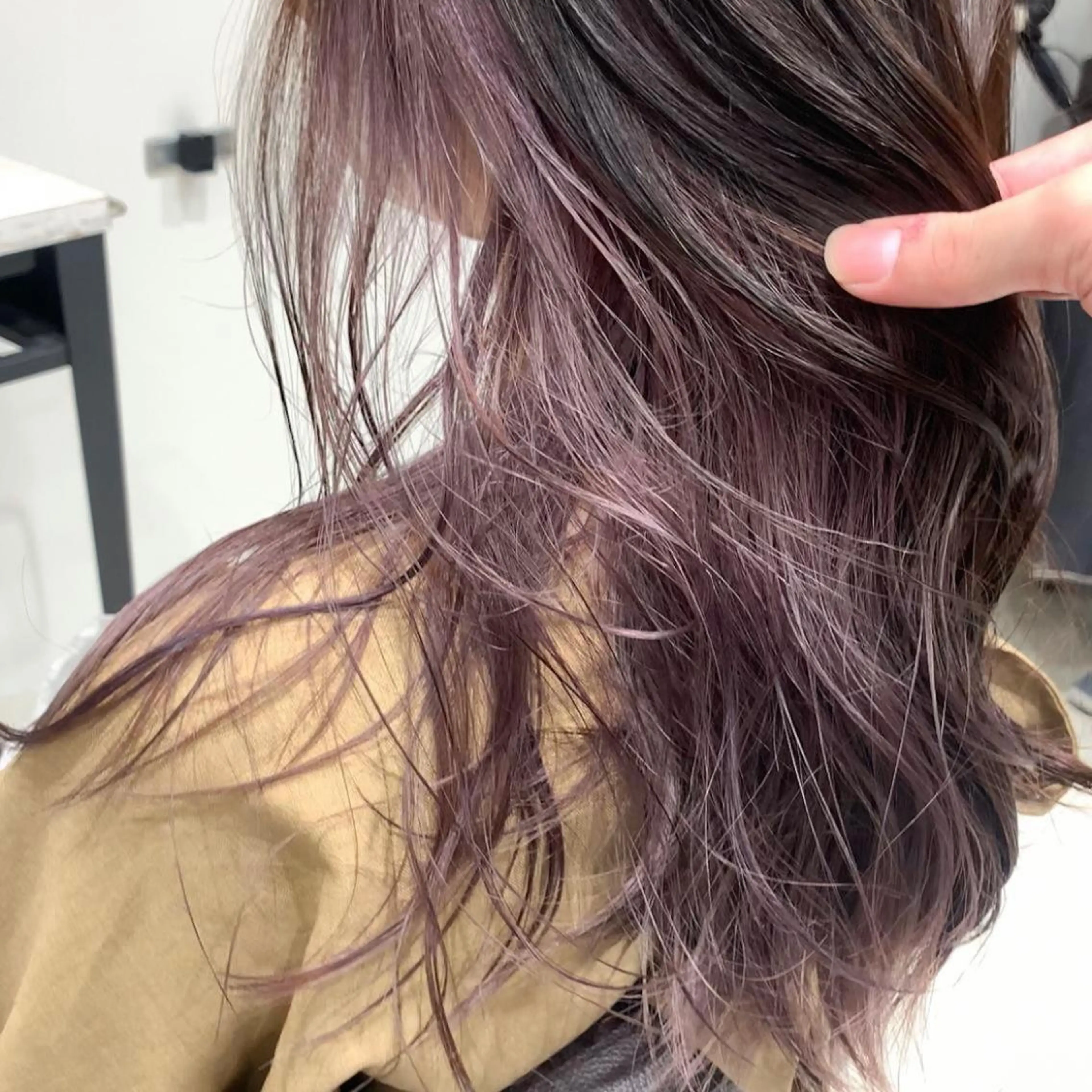 【ワンポイントでオシャレに】似合わせカット×インナーカラー×トリートメントの写真