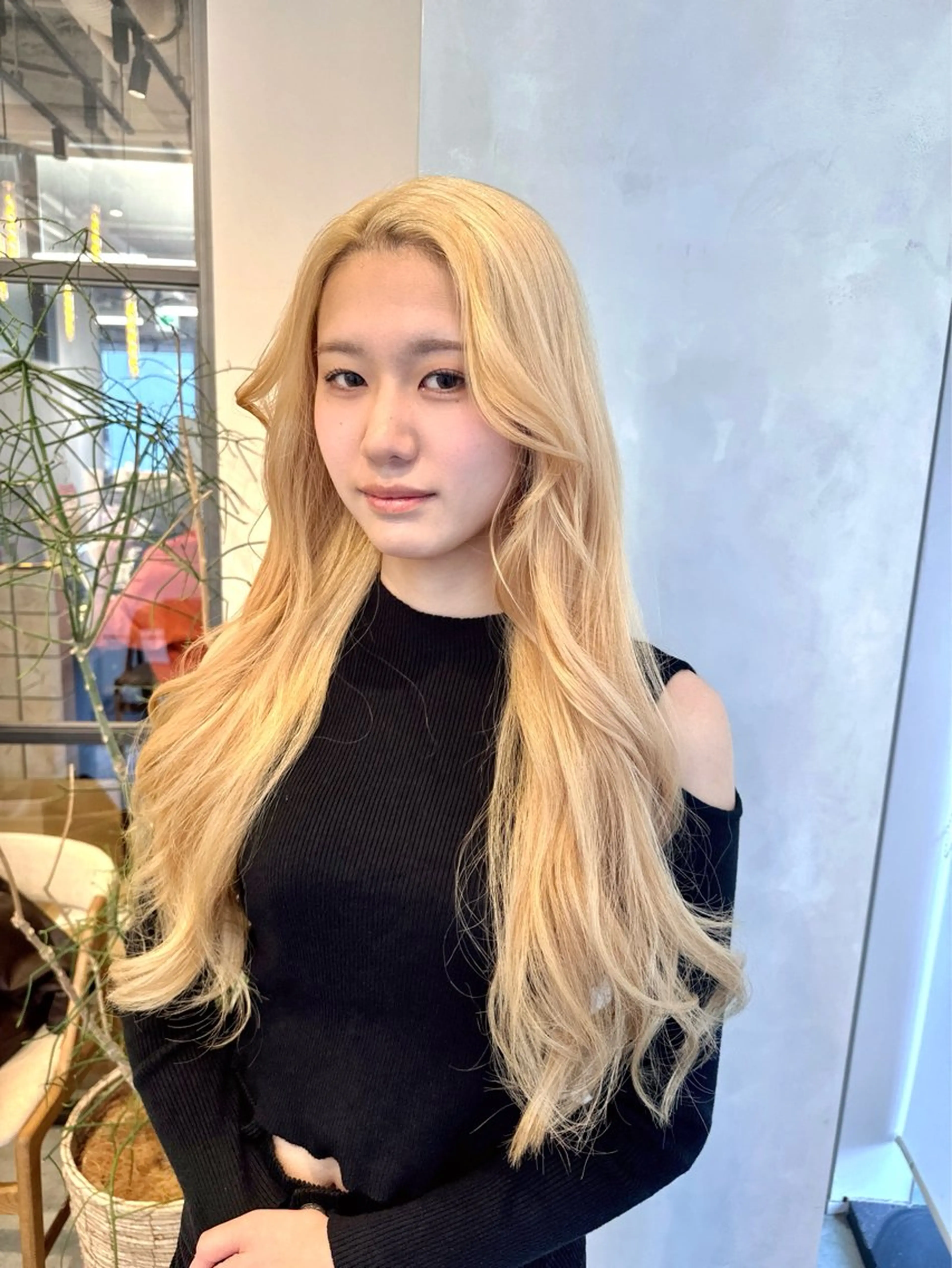 カラー ブリーチ 抜きっぱなしブロンド ブロンド カット ヘアカラー トリートメント 透明感カラー✨艶髪 制作🌱山根あゆみのヘアスタイル