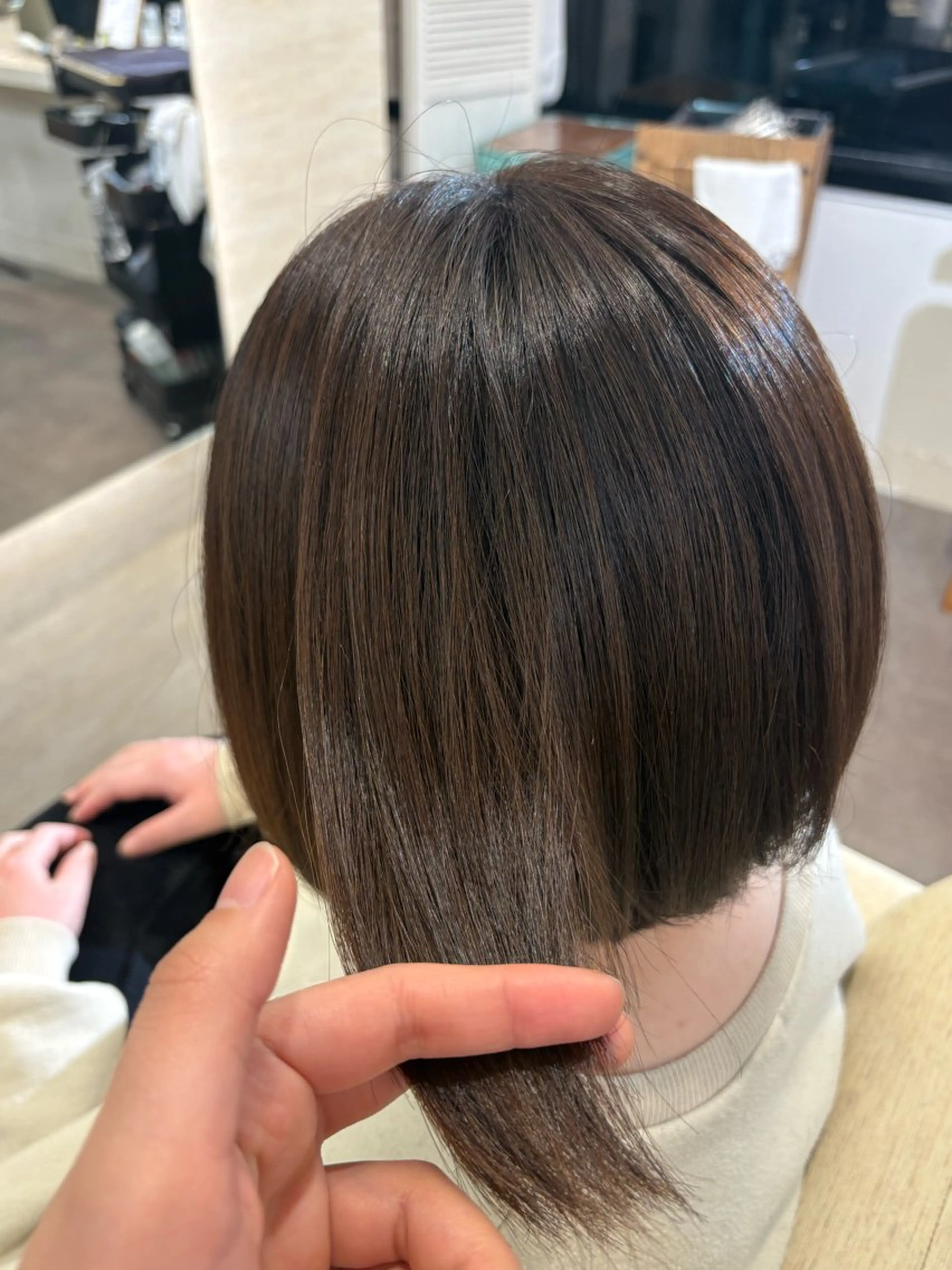 ショート ボブ トリートメント カット ヘアカラー 柿添 莉央のヘアスタイル