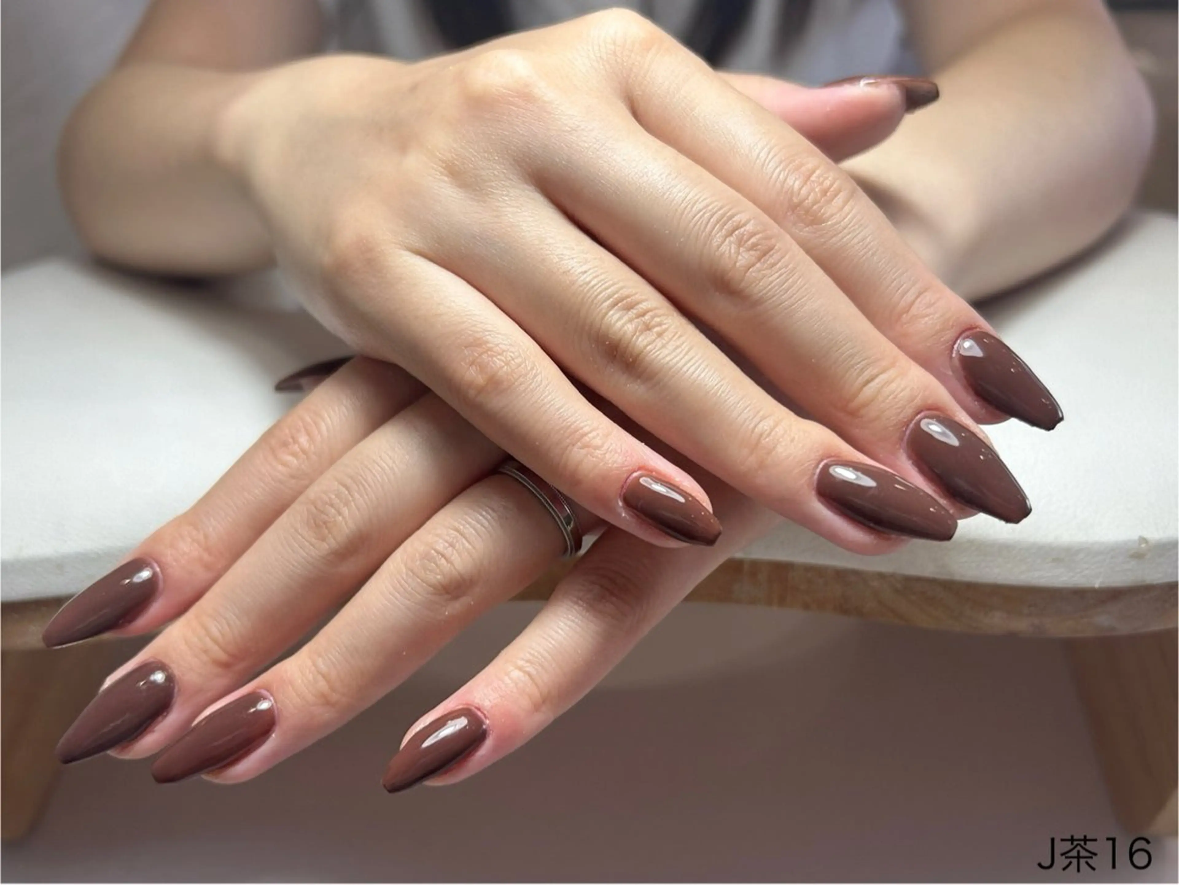 ネイル 韓国ネイル オフィスネイル 赤色 シンプルネイル ワンホンネイル Nail Anela 池袋所属・Anela 池袋 💅yuriのネイルデザイン