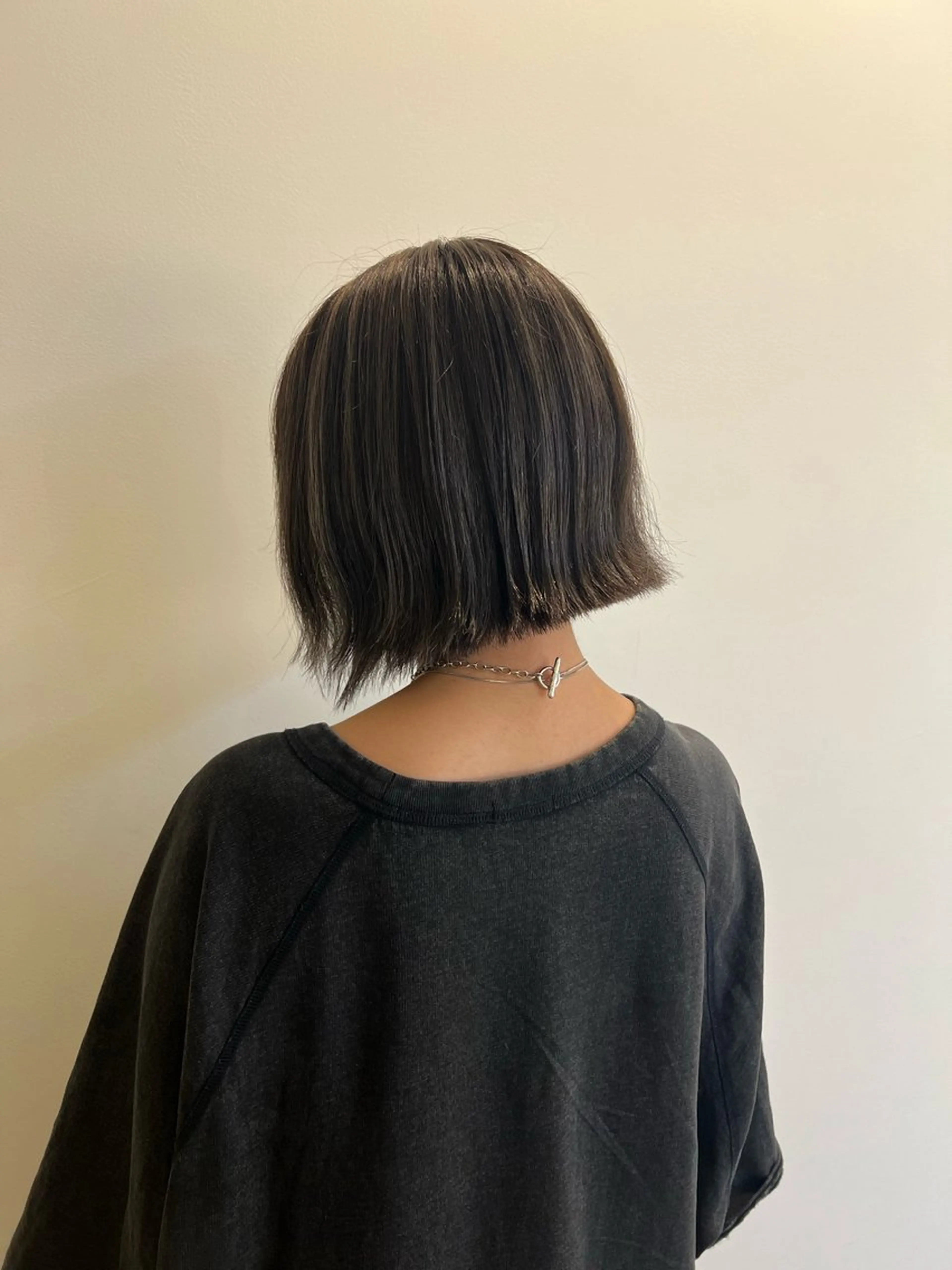 ミディアム ボブ ハイライト 丸田 美沙希のヘアスタイル