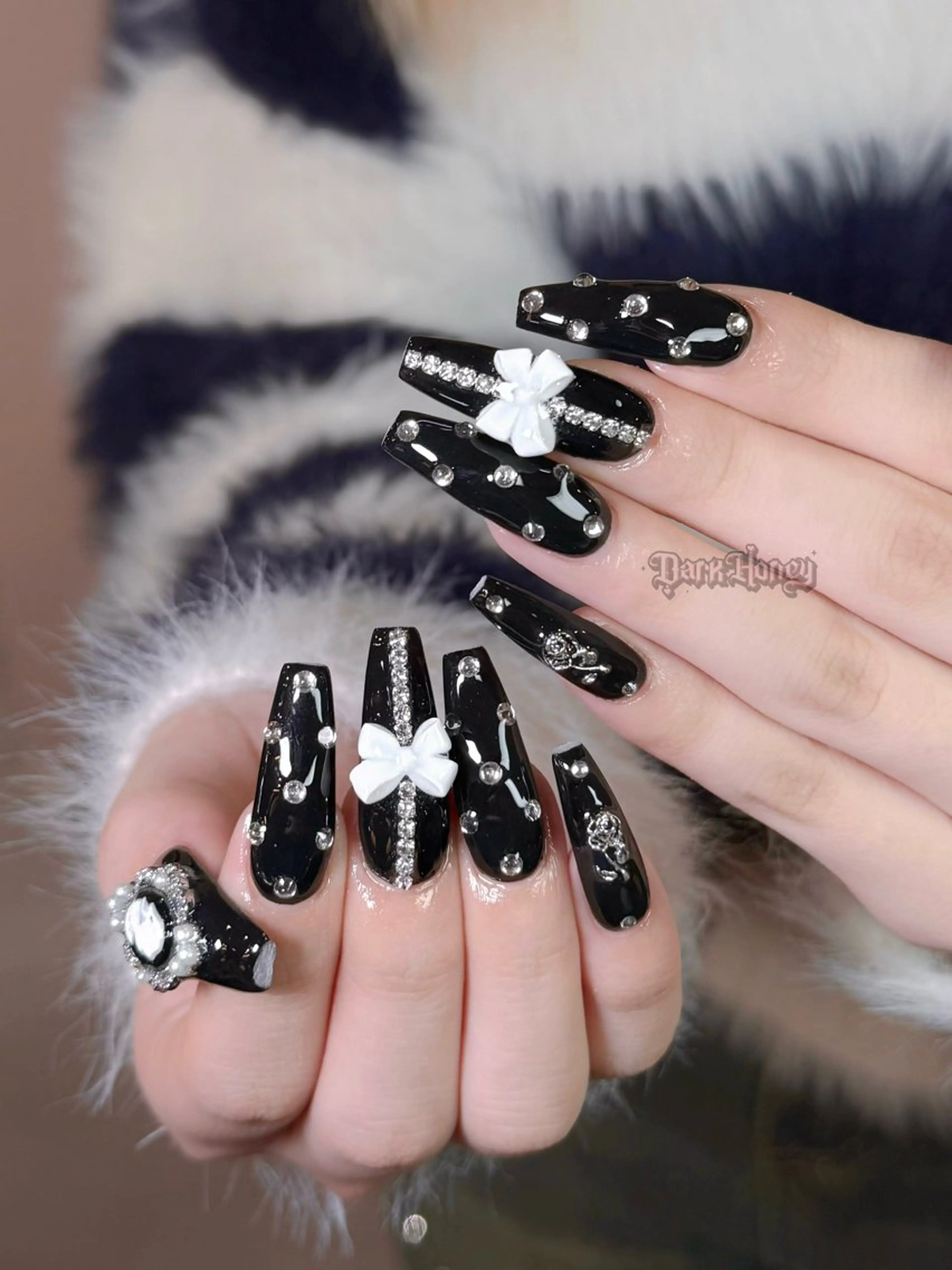 ネイル ハンドネイル Dark honey スカルプ専門原宿店のネイルデザイン