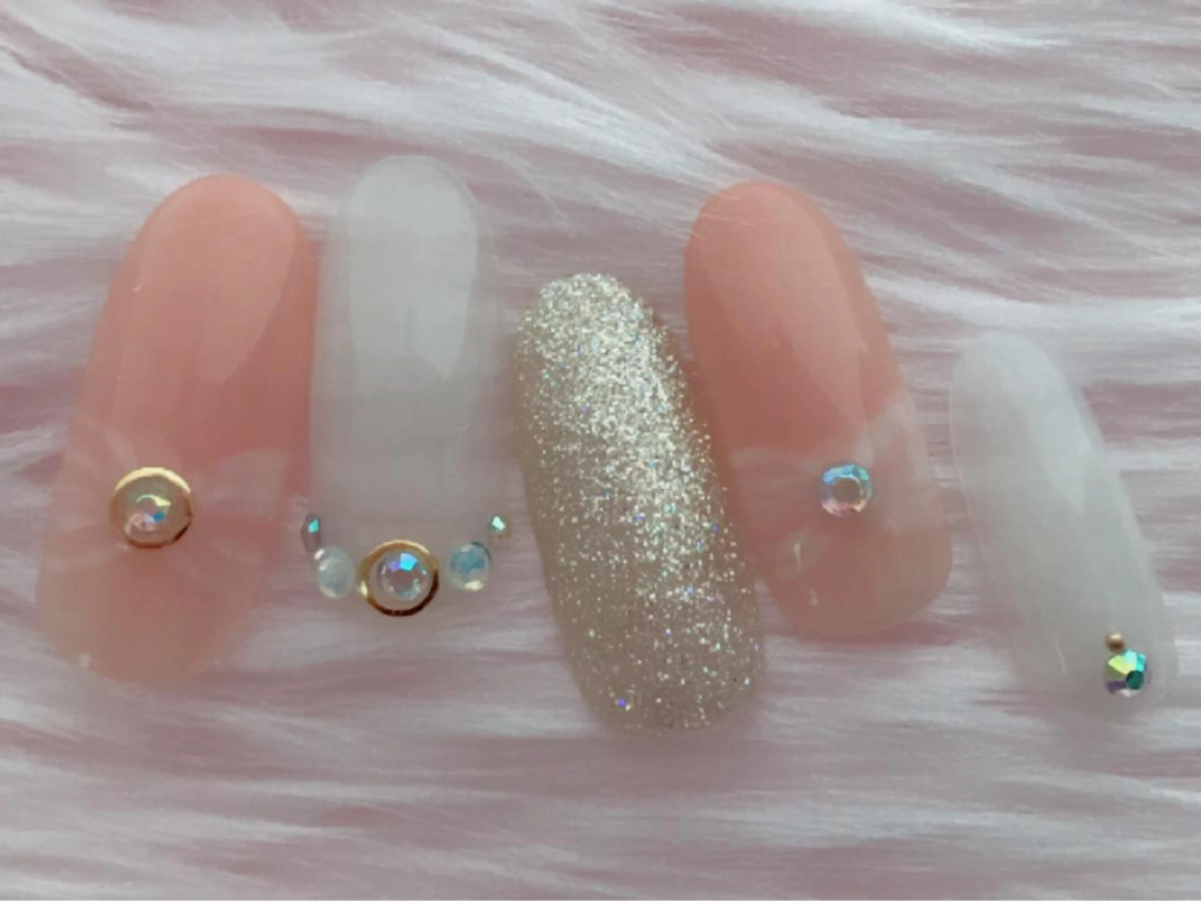 ネイル ストーンネイル Verest 西荻窪のネイルデザイン