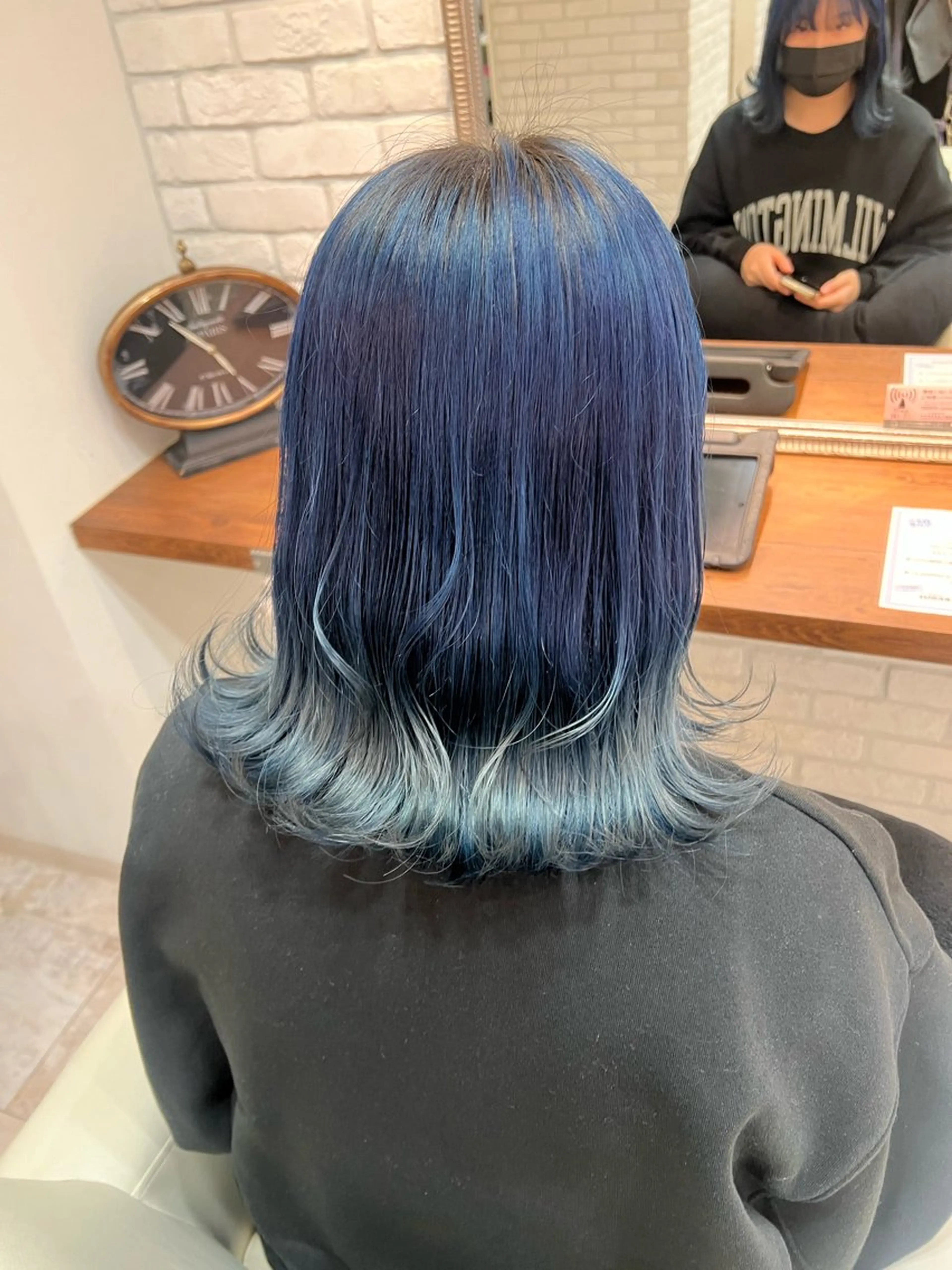 ミディアム カラー 🎀野崎 美玖𝜗𝜚˚⋆のヘアスタイル