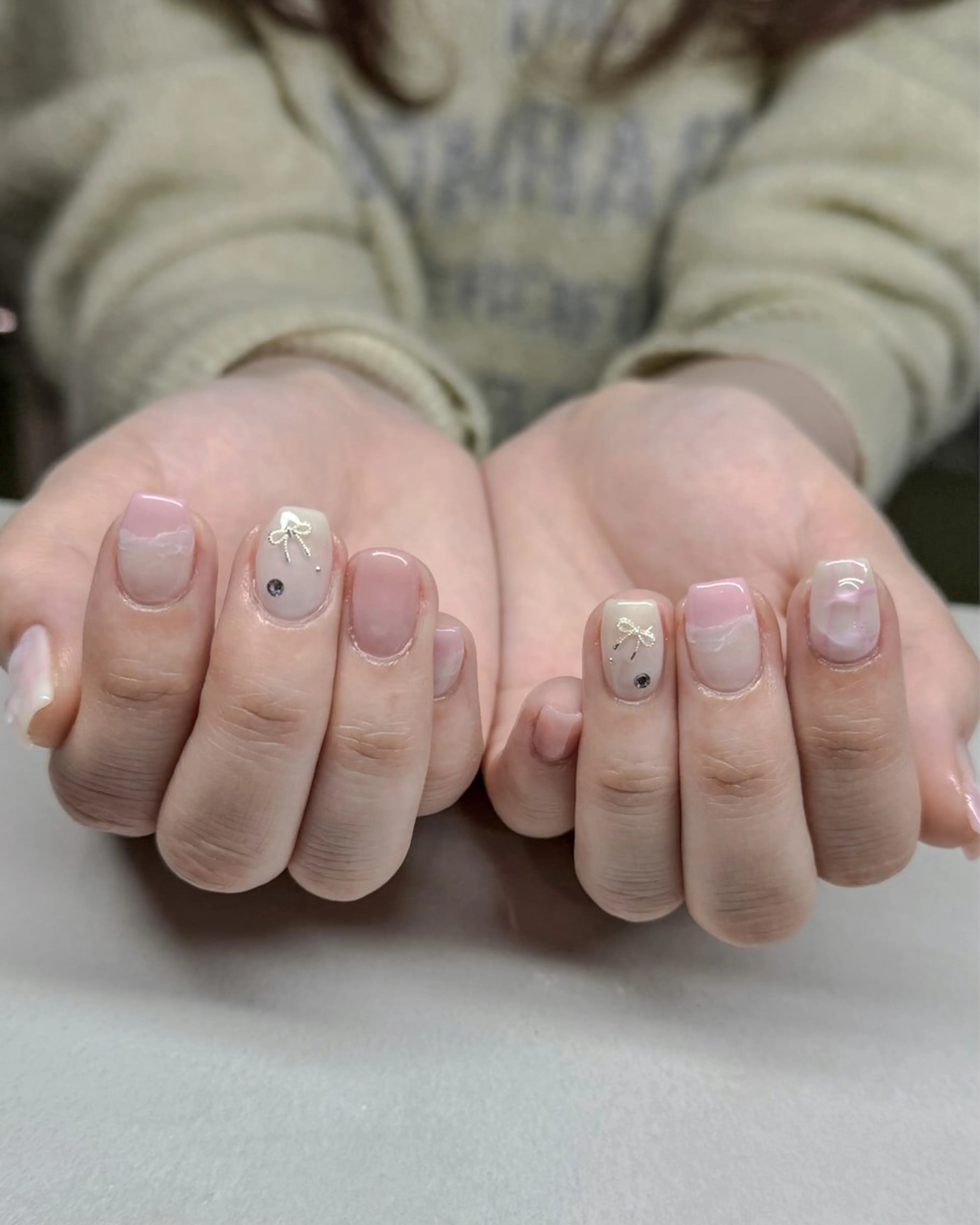 ネイル ストーンネイル ハンドネイル ハンドケア num-fi Aiのネイルデザイン