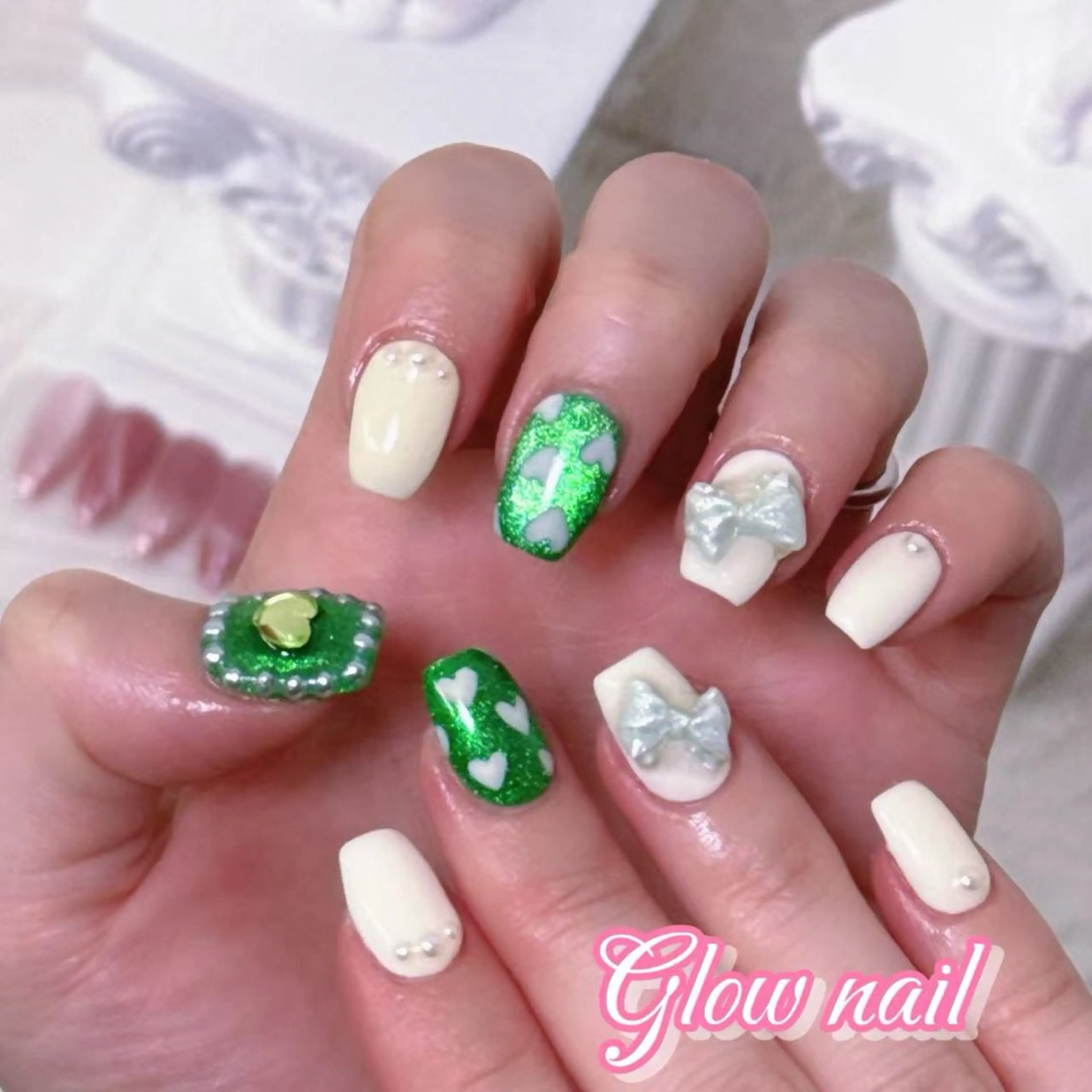 ネイル グロー ネイルのネイルデザイン