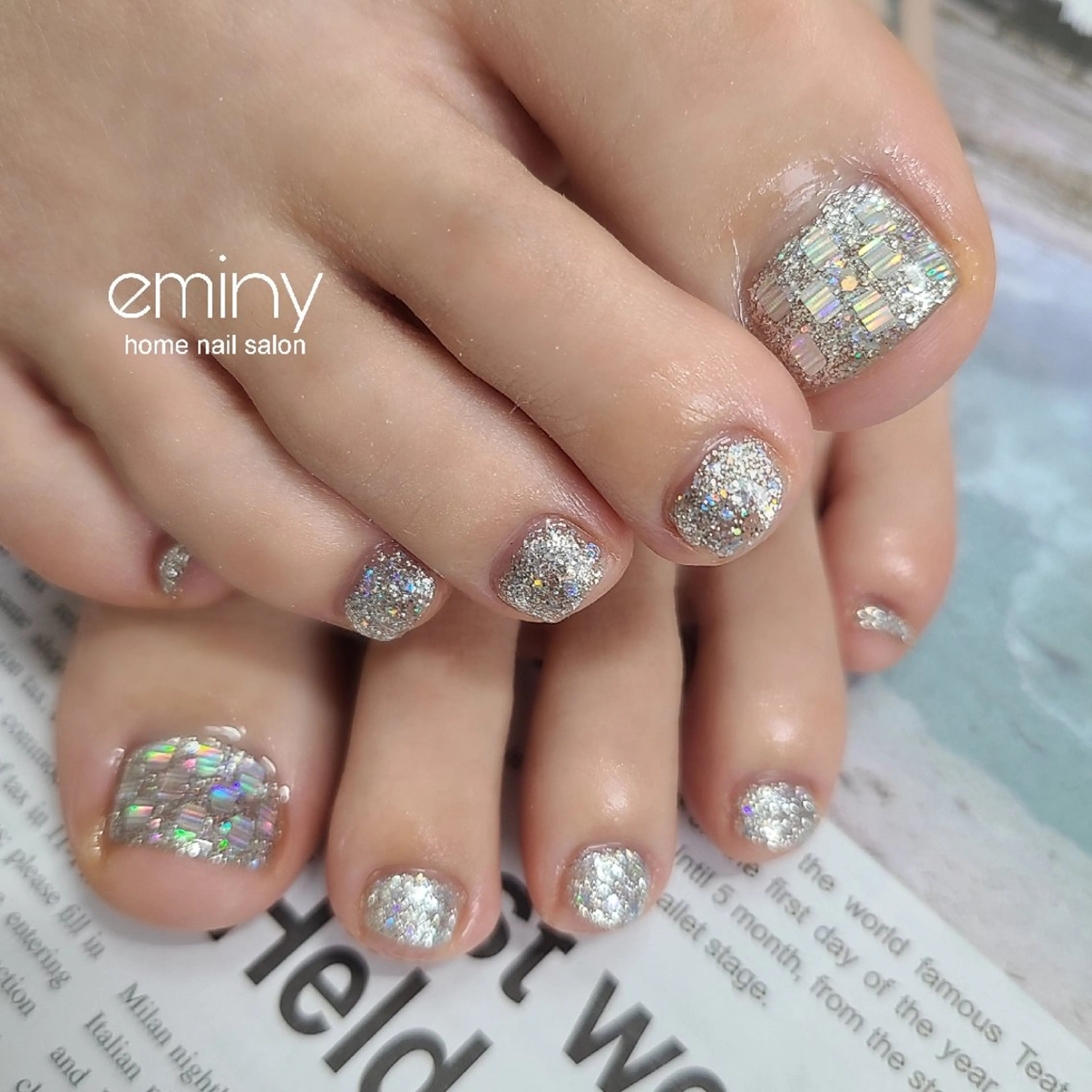 ネイル オーロラネイル フットネイル ジェルネイル ホログラムネイル キラキラネイル フットネイル nail salon  eminyのネイルデザイン