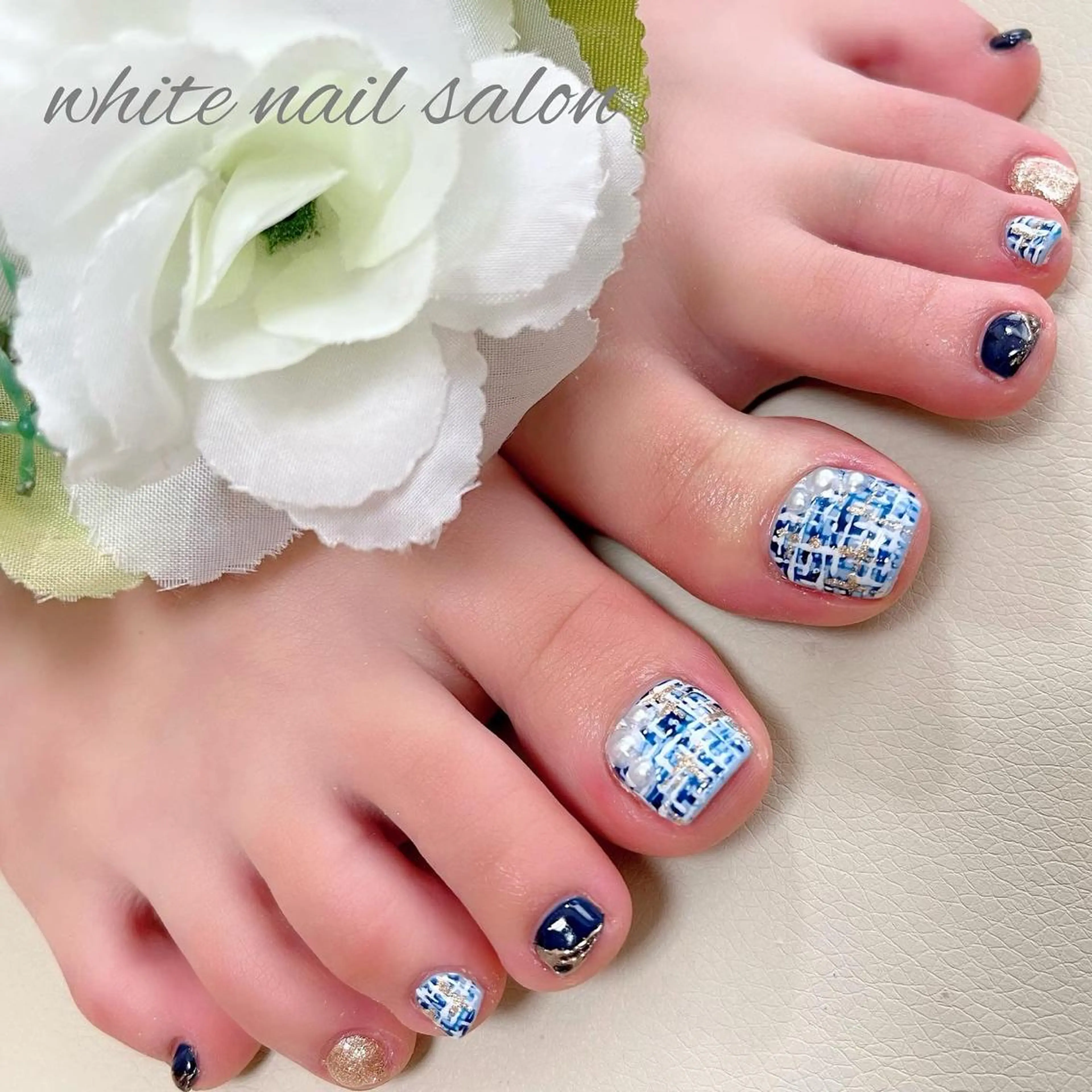 ネイル フットネイル ジェルネイル ハードジェル ラメ(グリッター) 持ち込み フットネイル white nail salonのネイルデザイン