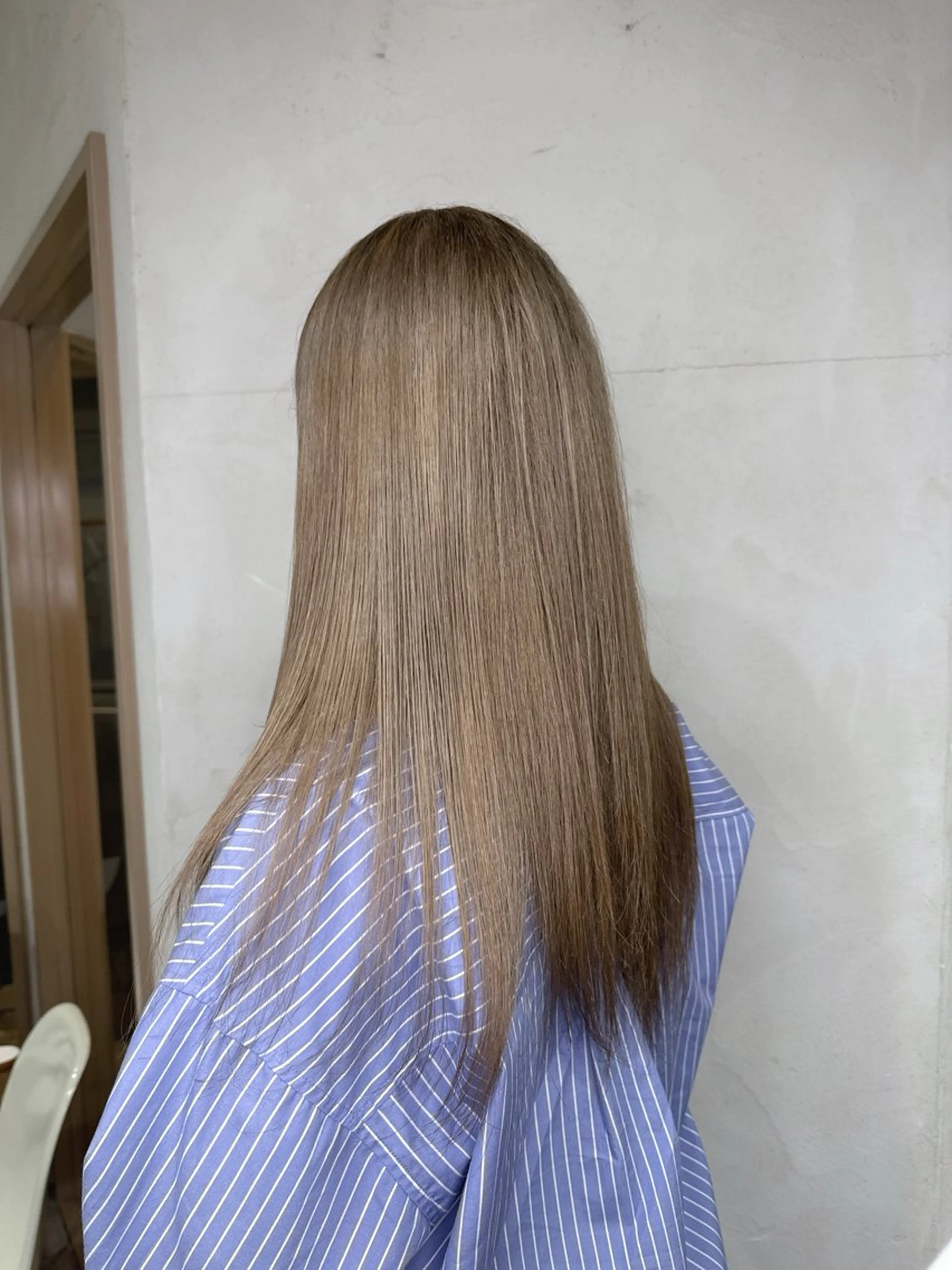 ロング カラー ベージュカラー ブリーチ 透明感カラー ミルクティーベージュ ヘアカラー HAIR CALM 鹿島田店所属・✄‬齋藤 なな✄のヘアスタイル