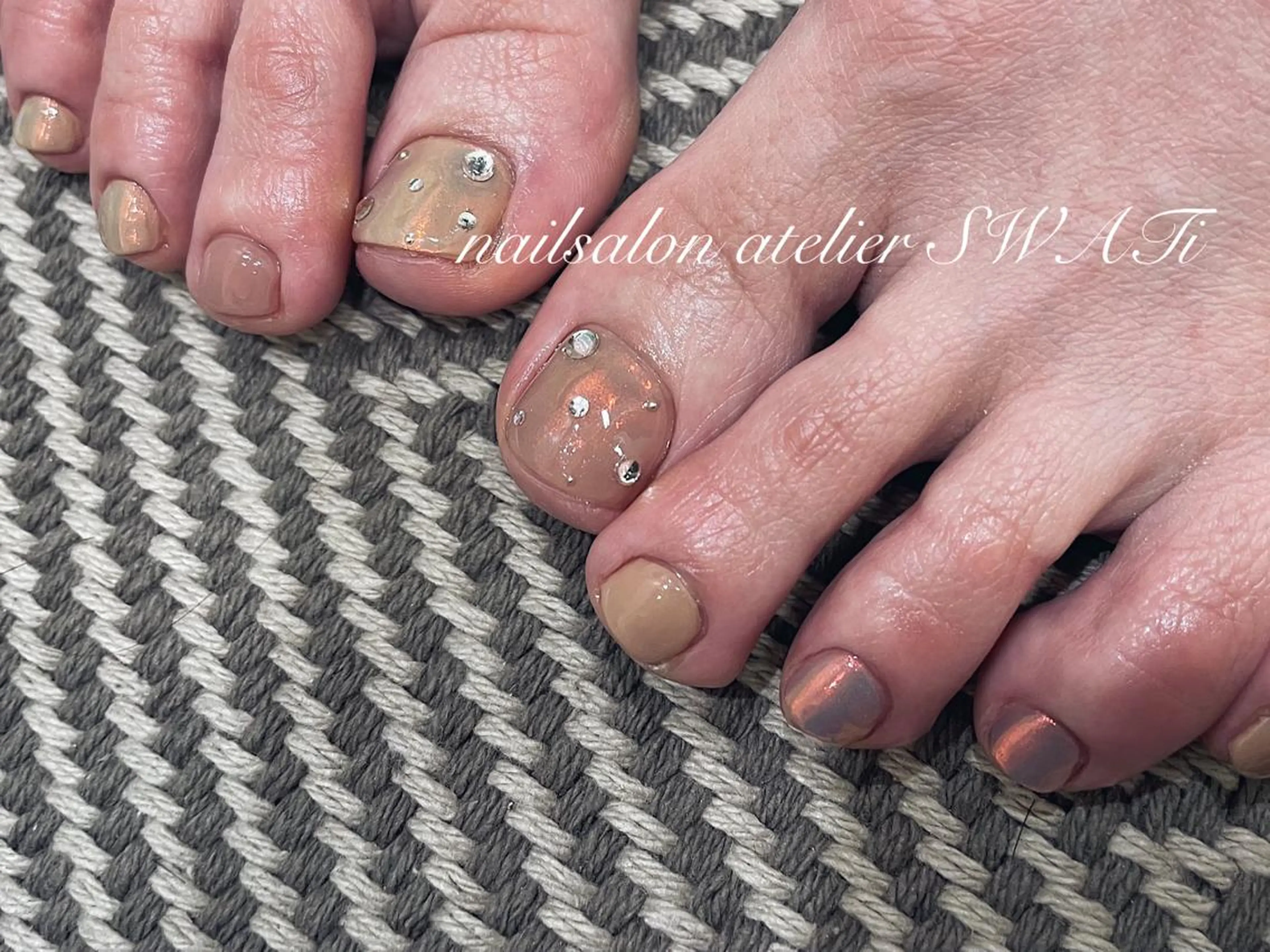 ネイル ミラーネイル ヘアーサロン大野所属・nailsalon SWATiのネイルデザイン