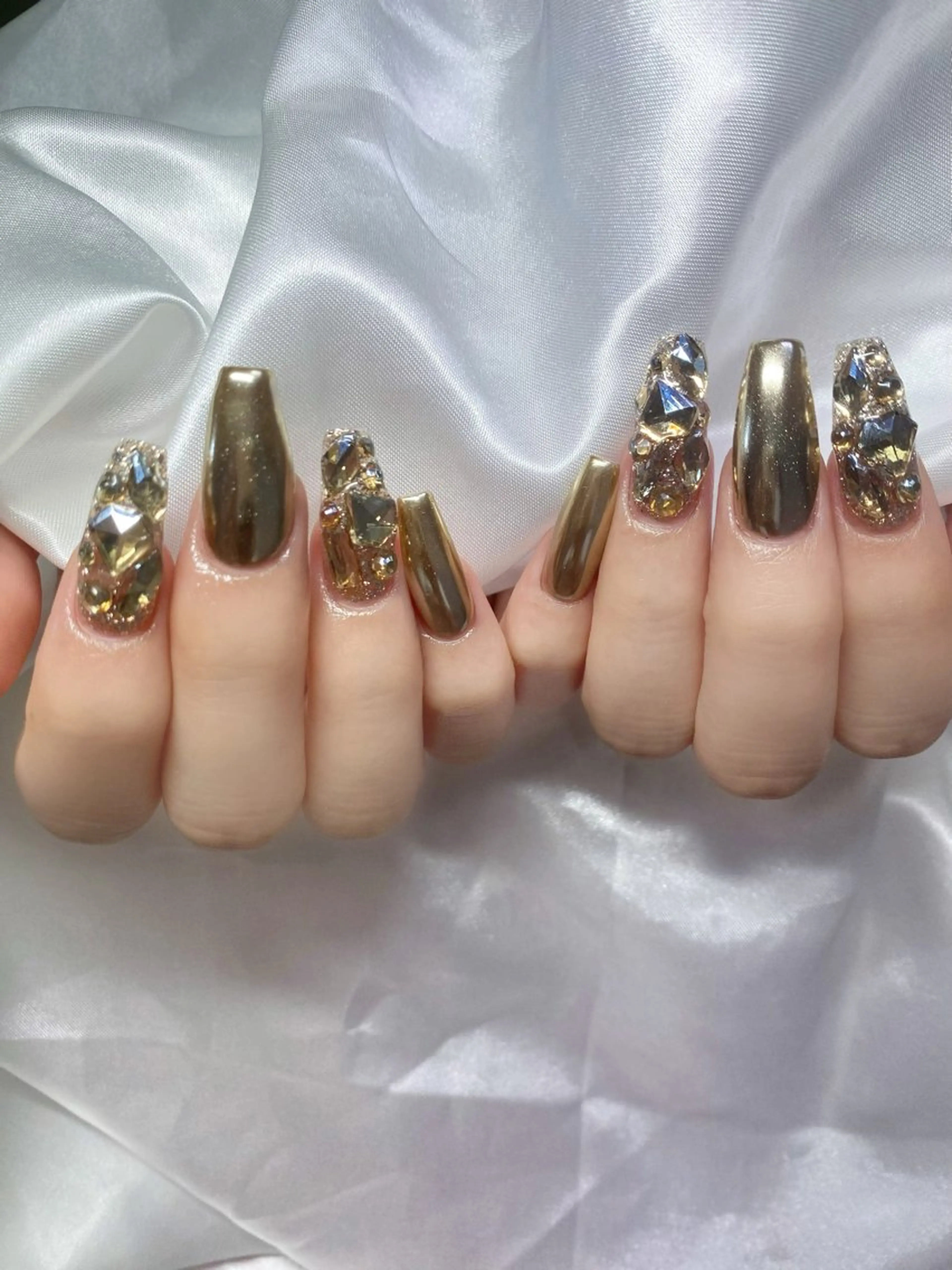 ネイル ハンドネイル ハンドケア UniqueNail 長さだし専門店のネイルデザイン