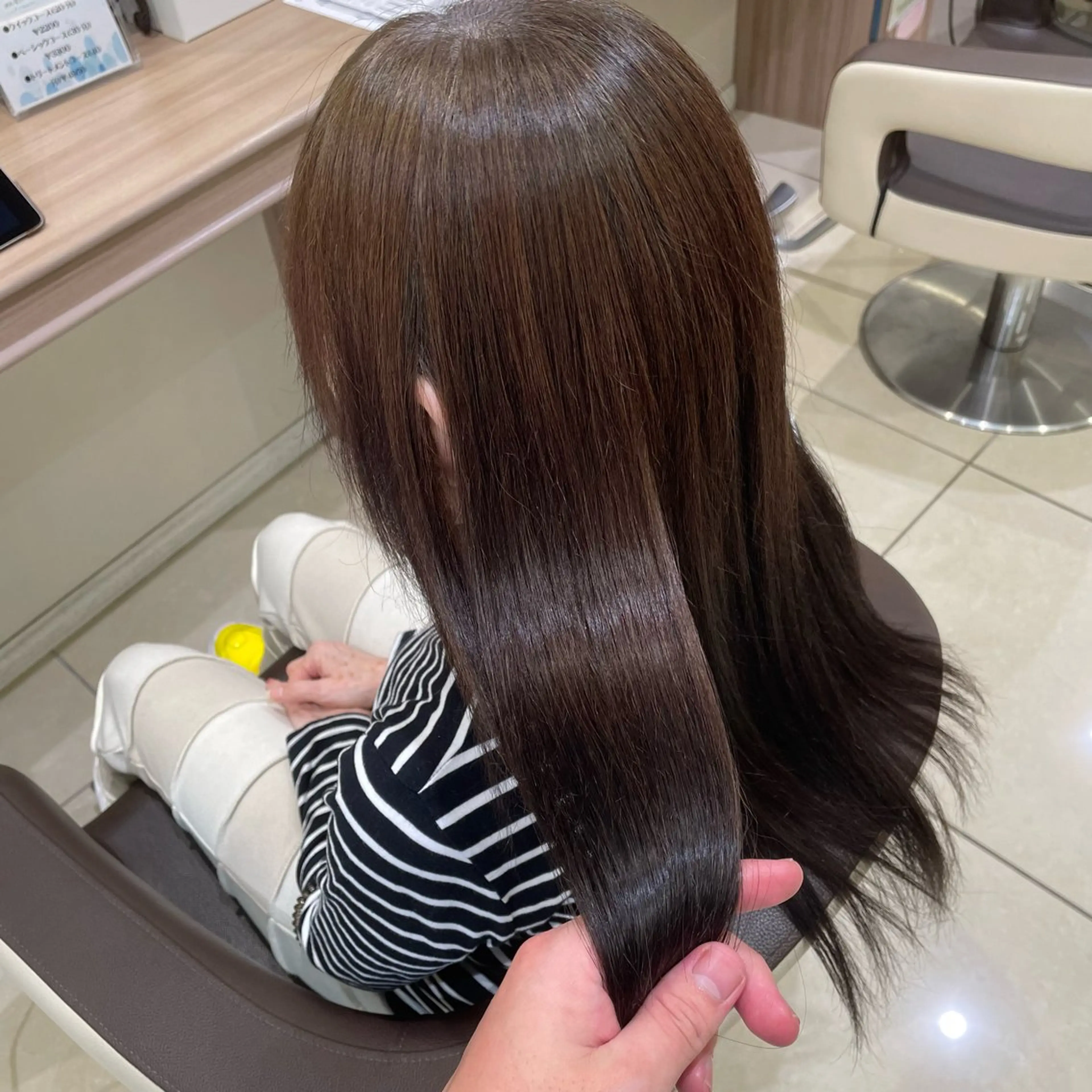 ロング 縮毛矯正 比嘉 龍佑のヘアスタイル