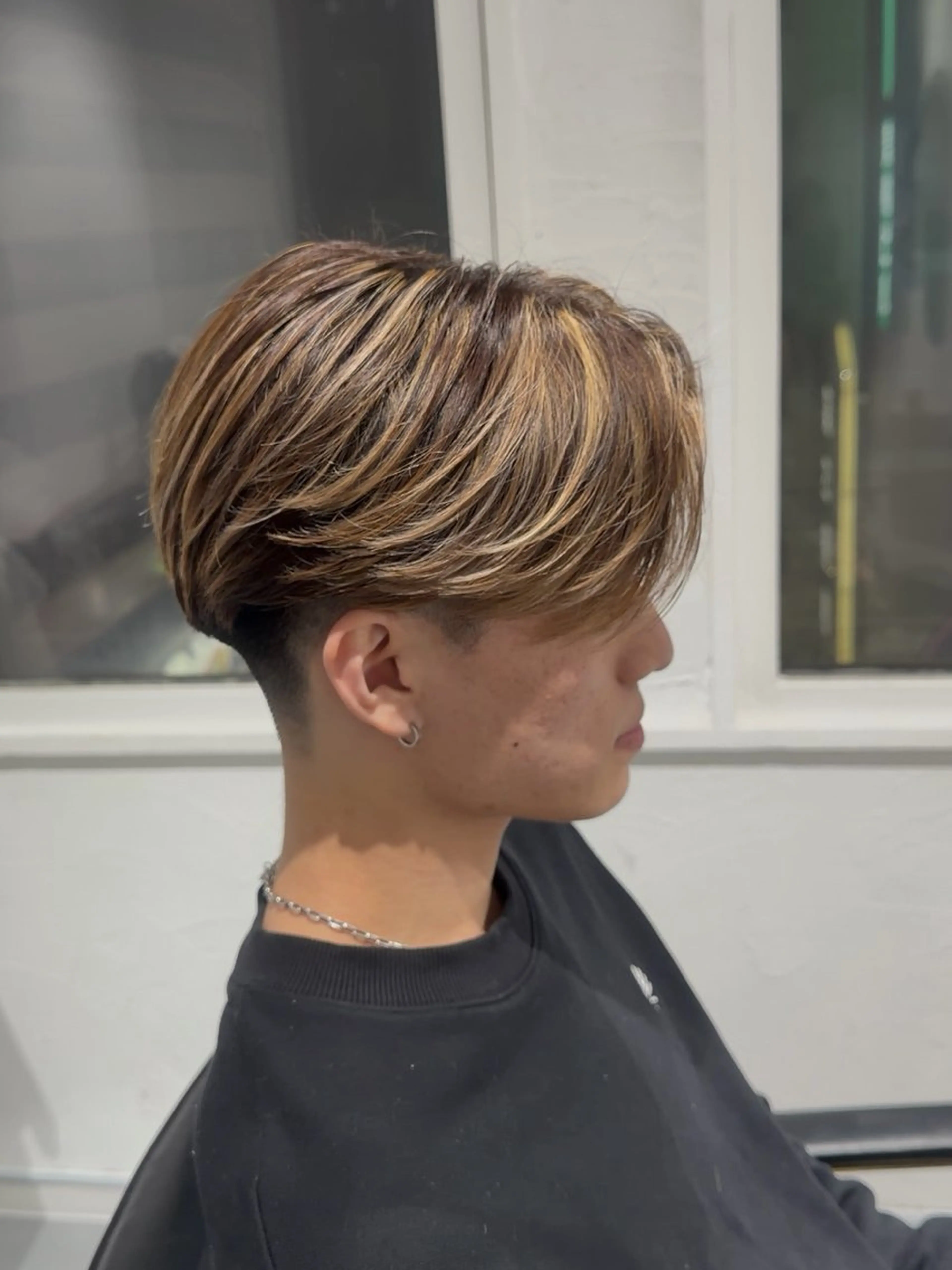 メンズ センターパート 刈り上げ カット Bordo所属・メンズ専門 星雅哉のヘアスタイル